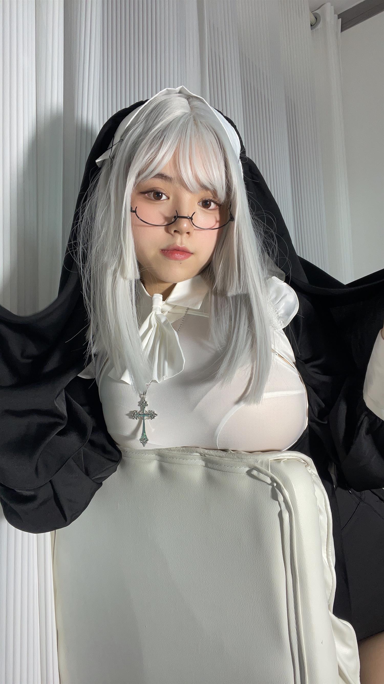 葱油饼er 修女 [51P-114MB]