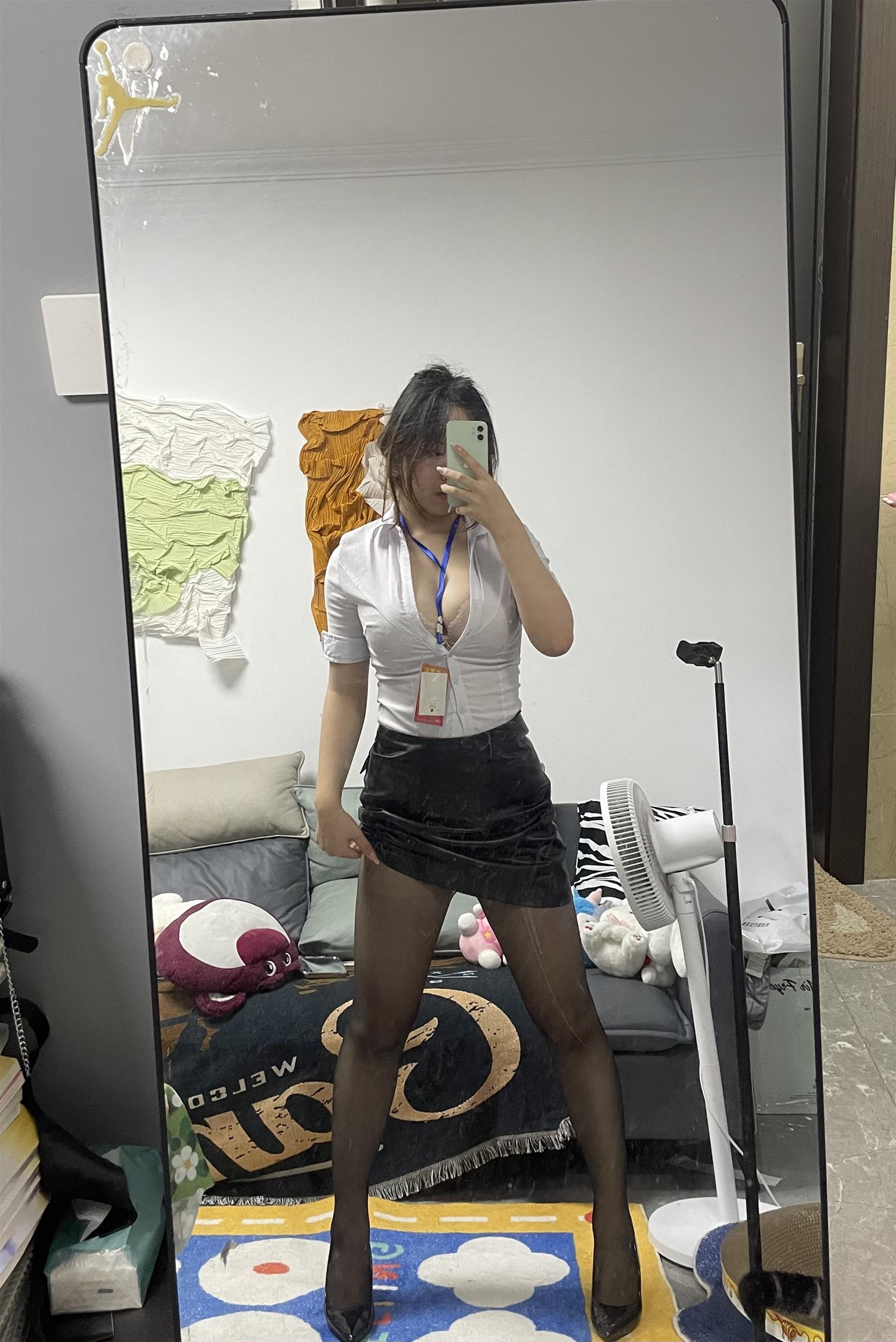 葱油饼er 秘书 [15P-30MB]