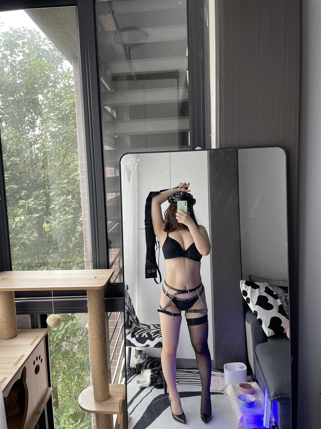 葱油饼er 黑与白 [13P-22MB]