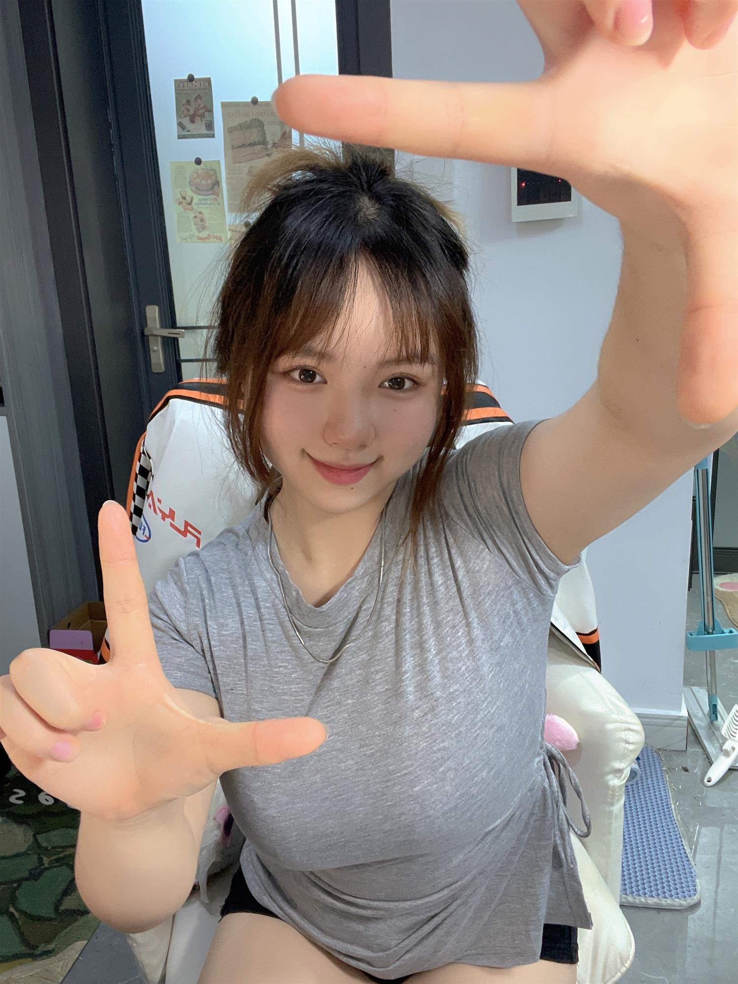 葱油饼er 灰灰 [16P-22MB]