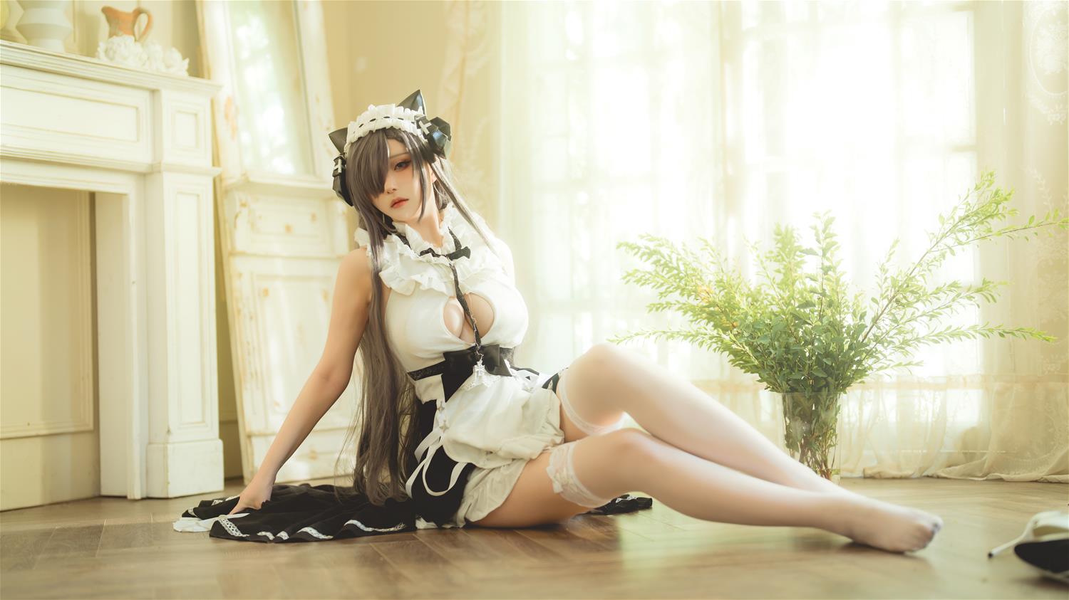 菌烨tako 22年8月奥古斯都女仆 [12P-142MB]