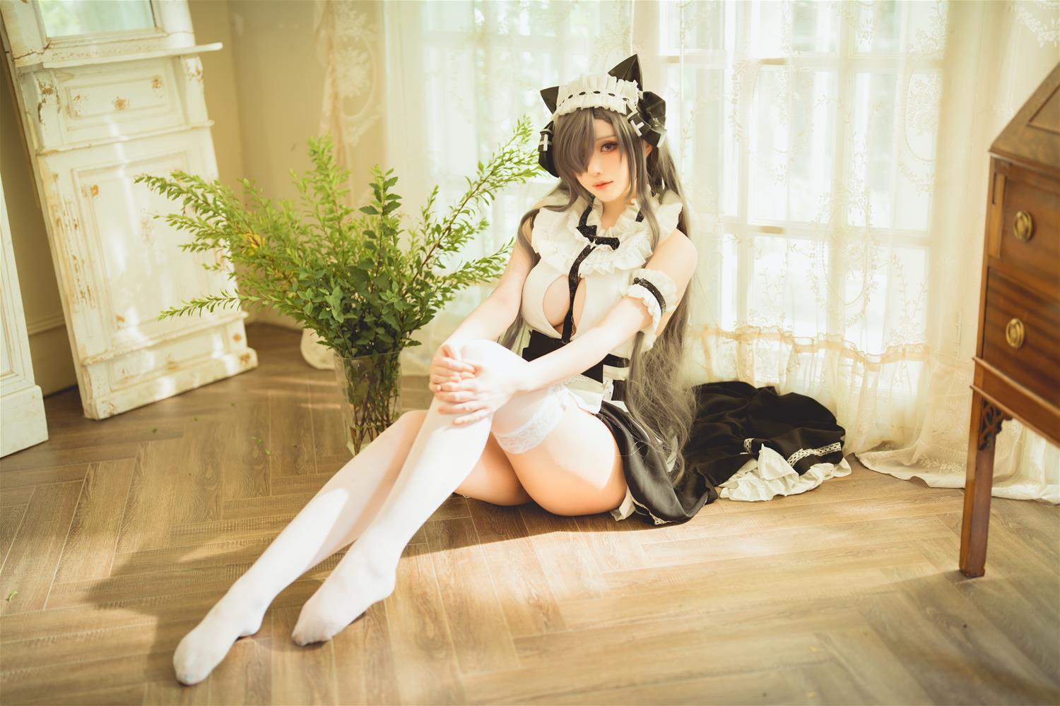 菌烨tako 22年8月奥古斯都女仆 [12P-142MB]