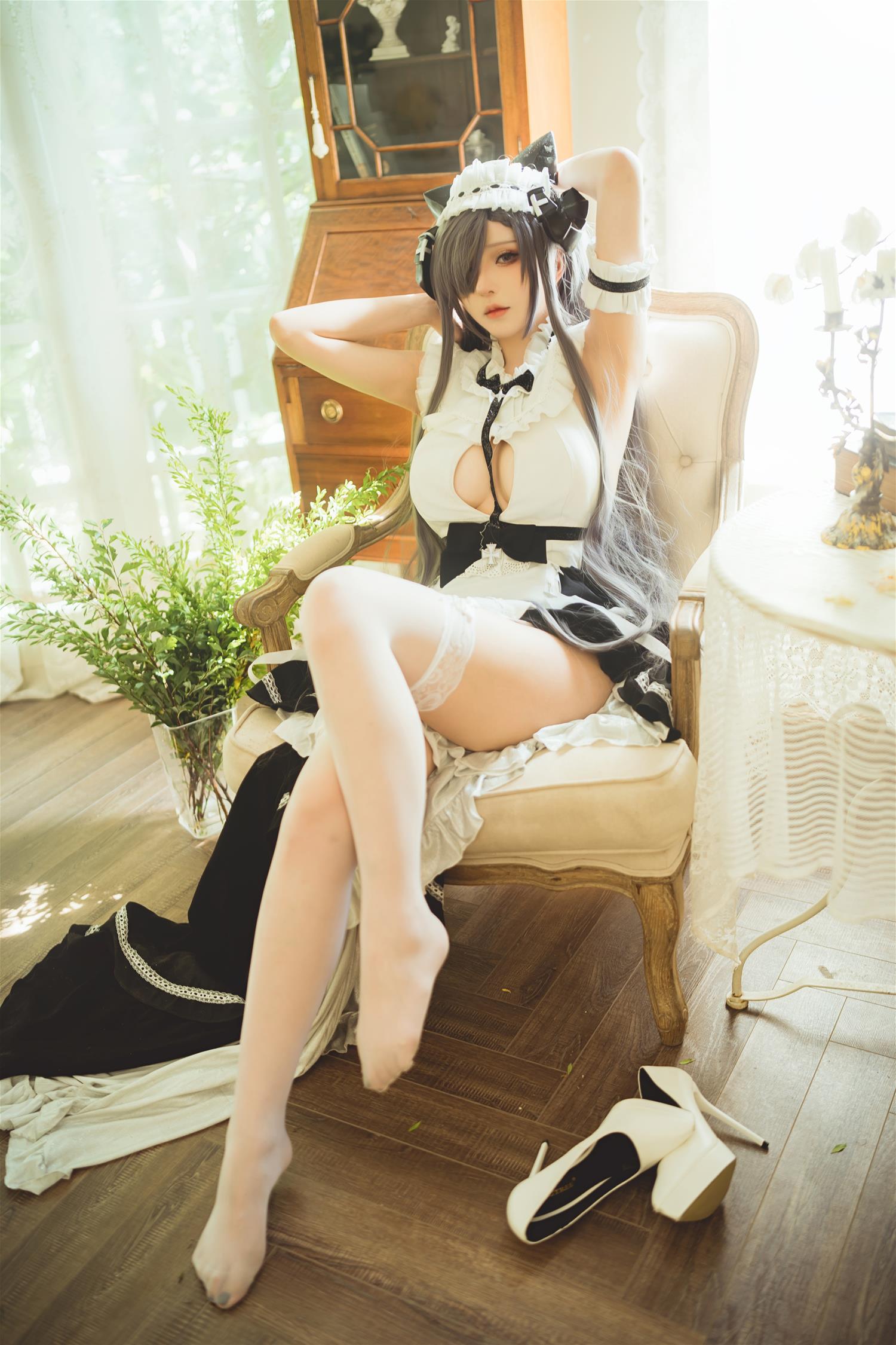 菌烨tako 22年8月奥古斯都女仆 [12P-142MB]