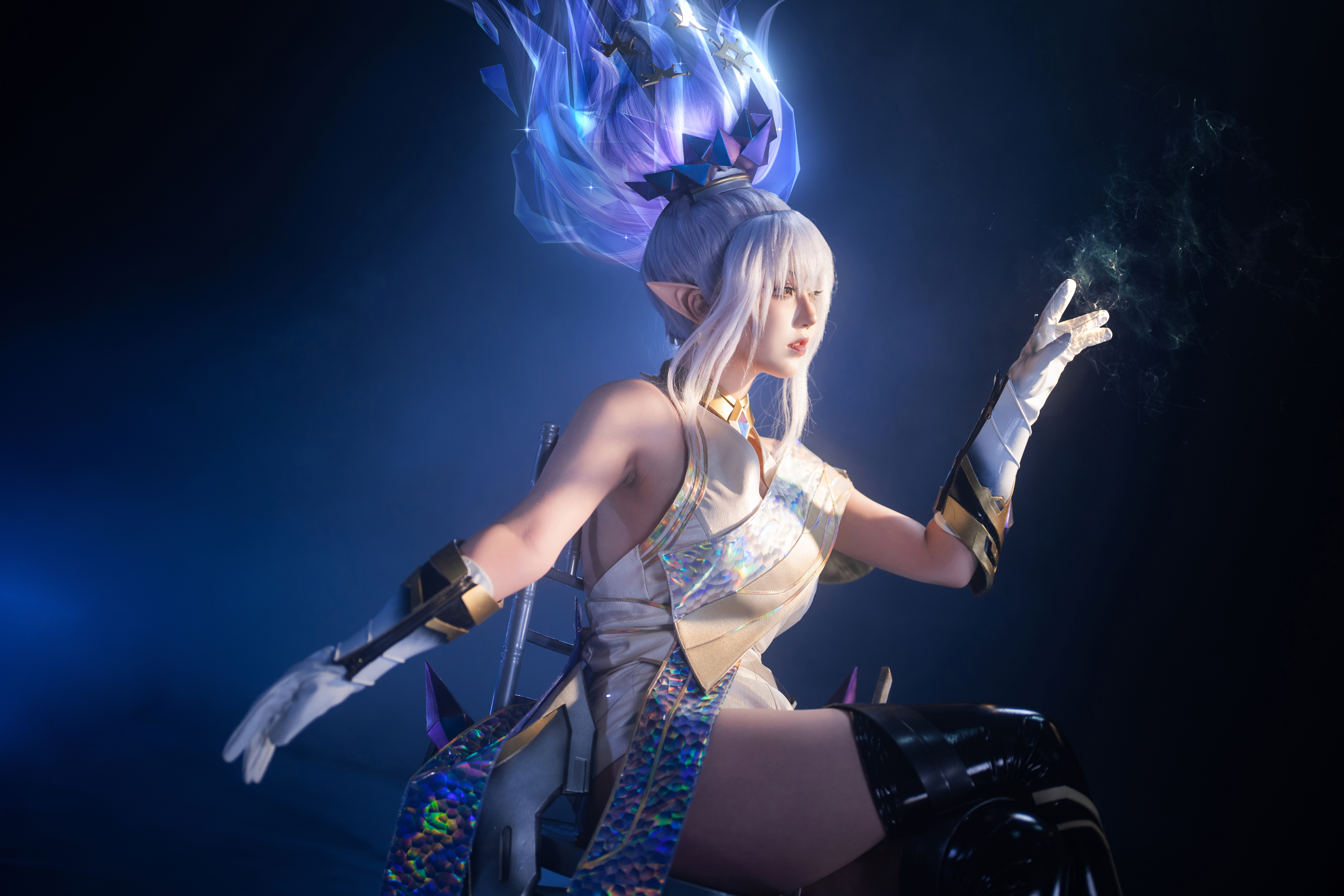 菌烨tako 23年1月至臻风女 [12P-253MB]