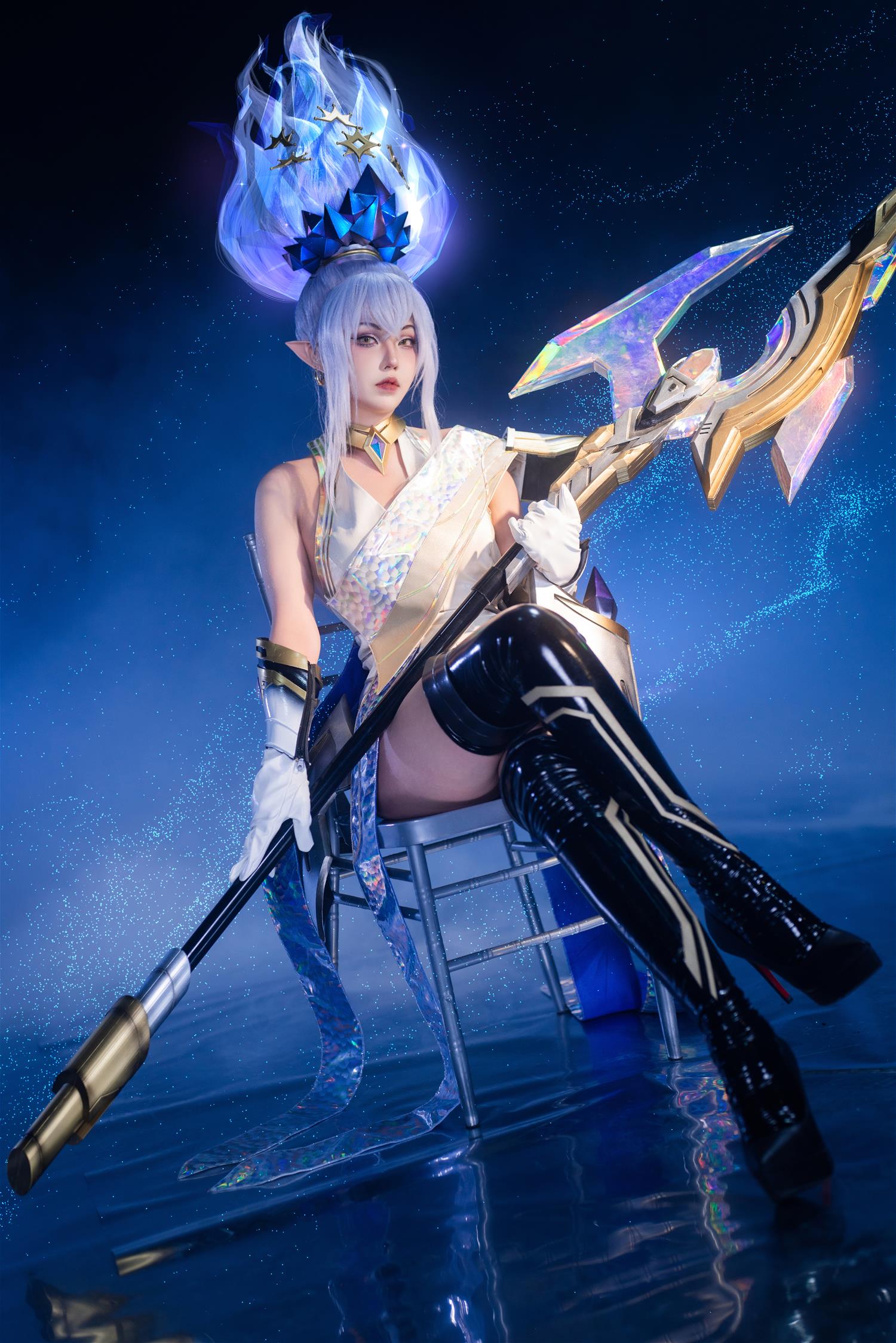 菌烨tako 23年1月至臻风女 [12P-253MB]