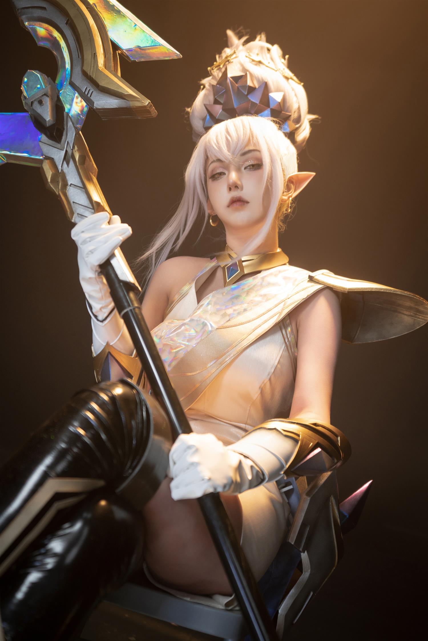 菌烨tako 23年1月至臻风女 [12P-253MB]