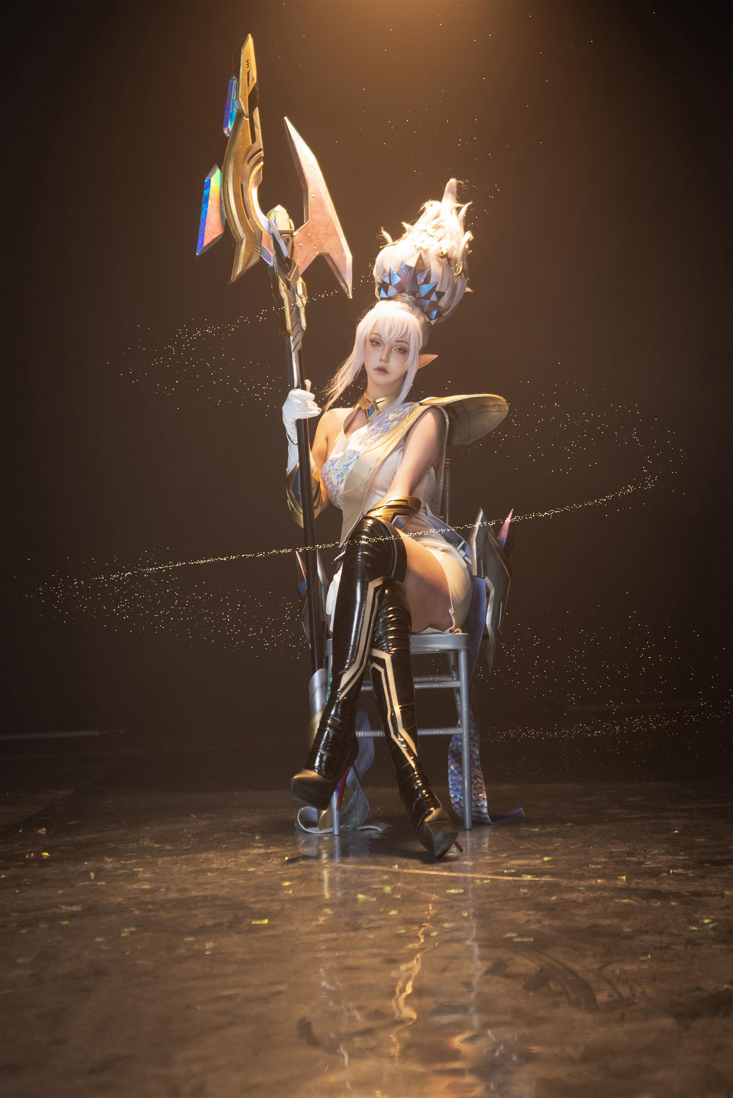 菌烨tako 23年1月至臻风女 [12P-253MB]