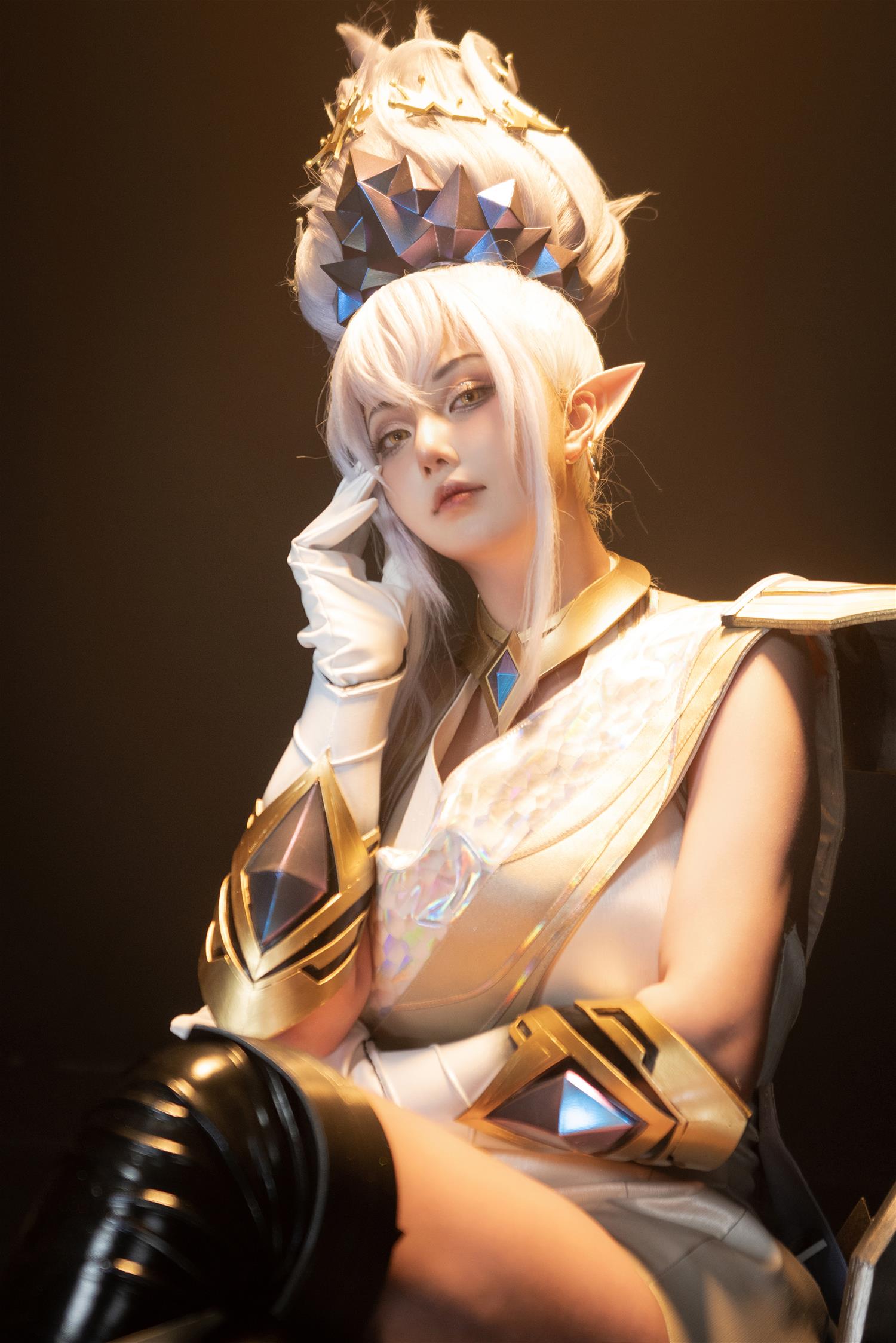 菌烨tako 23年1月至臻风女 [12P-253MB]