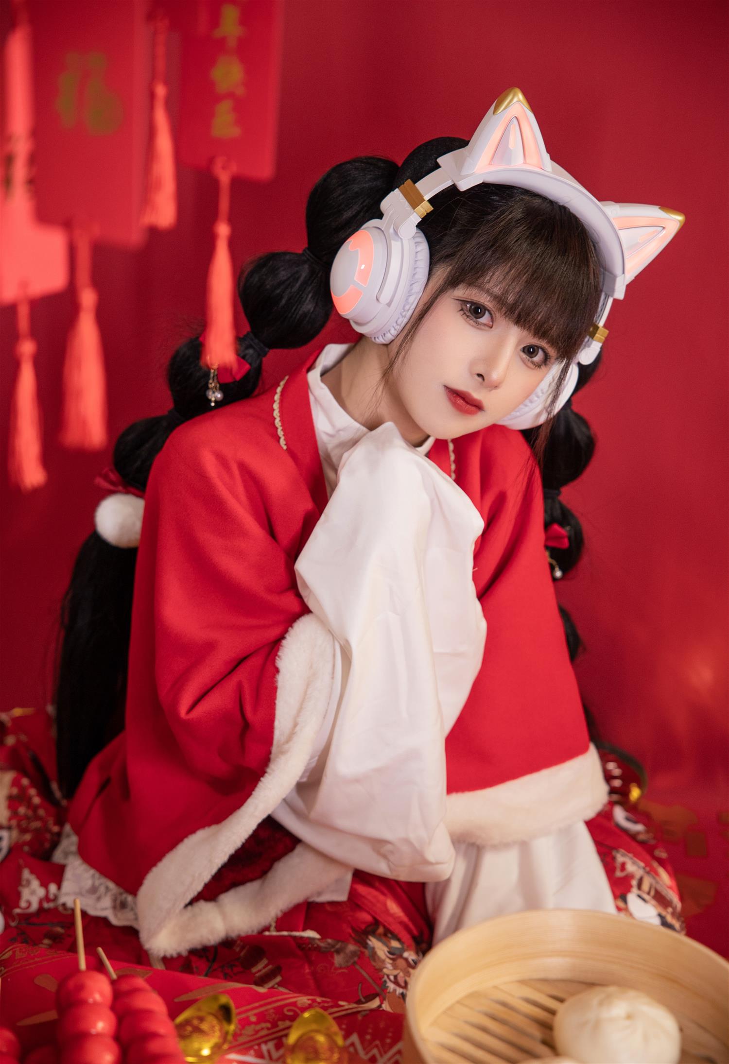 腥味猫罐 新年快乐 [12P-109MB]