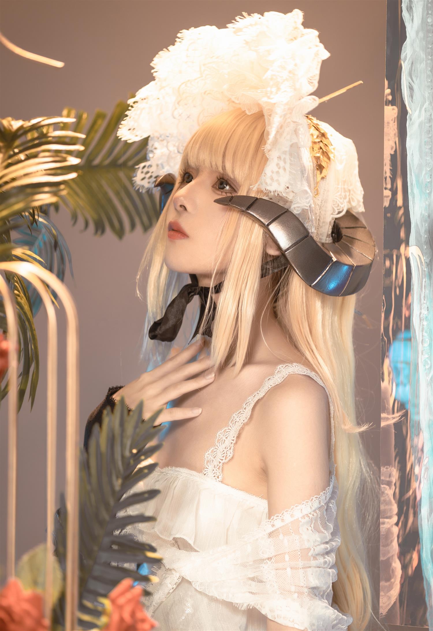 腥味猫罐 夜莺 [15P-89MB]