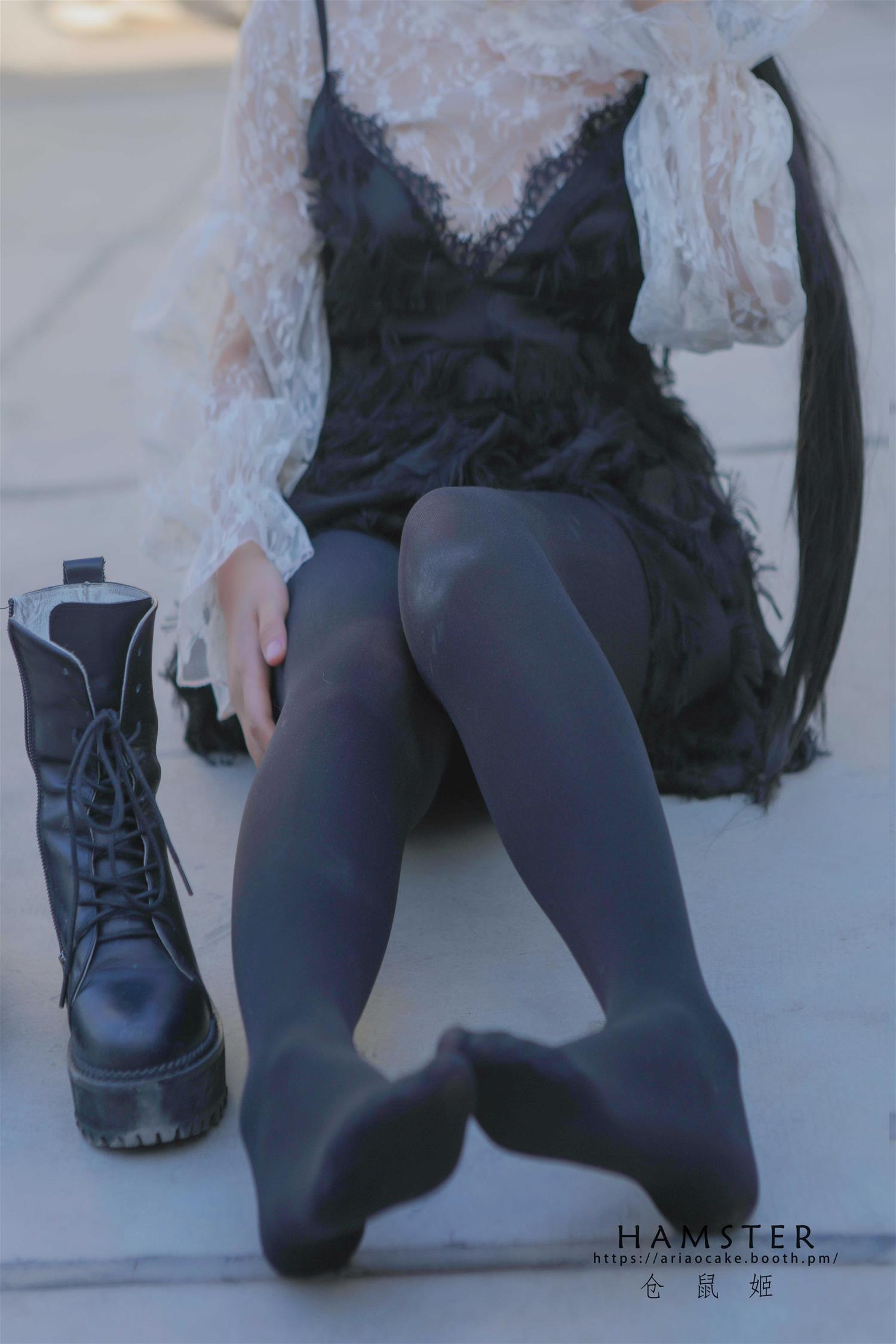 仓鼠姬 天台少女 [90P2V-516MB]