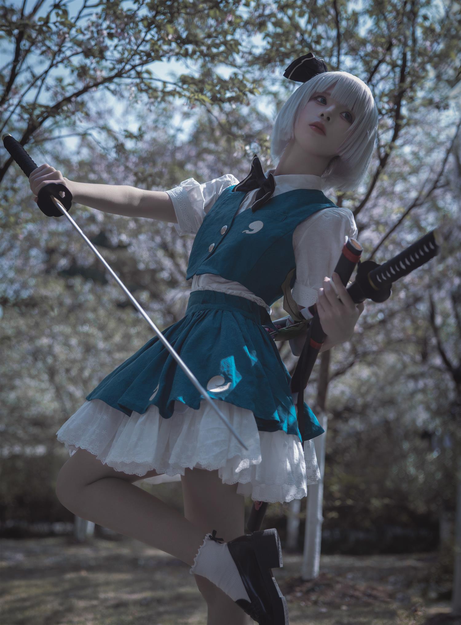 腥味猫罐 半·妖·庭·师 [15P-80MB]