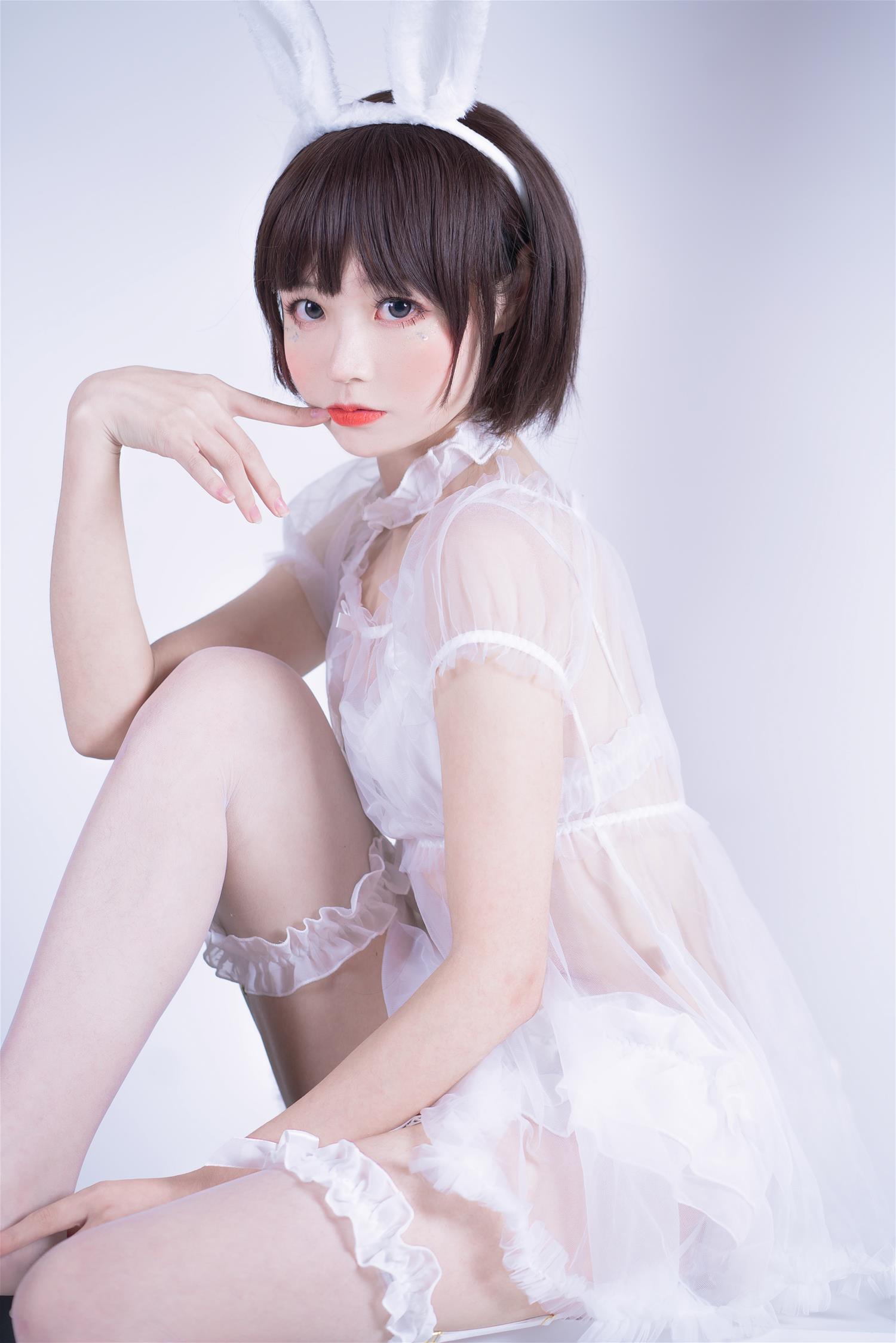 薄墨锦狐x三笑 黑白兔子私房百合 [32P-476MB]