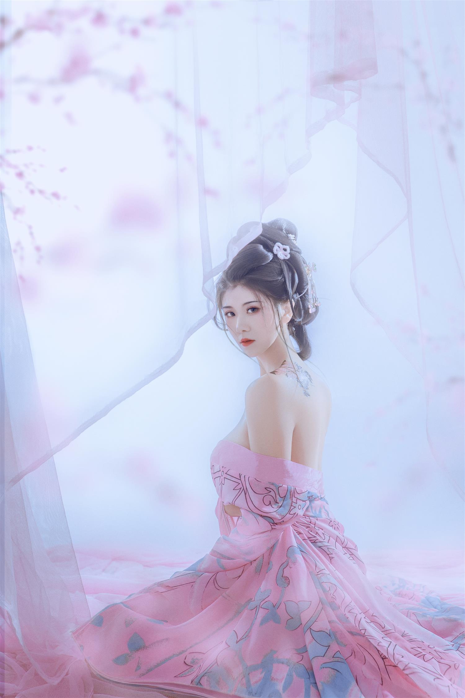 芳年华月 [18P-221MB]