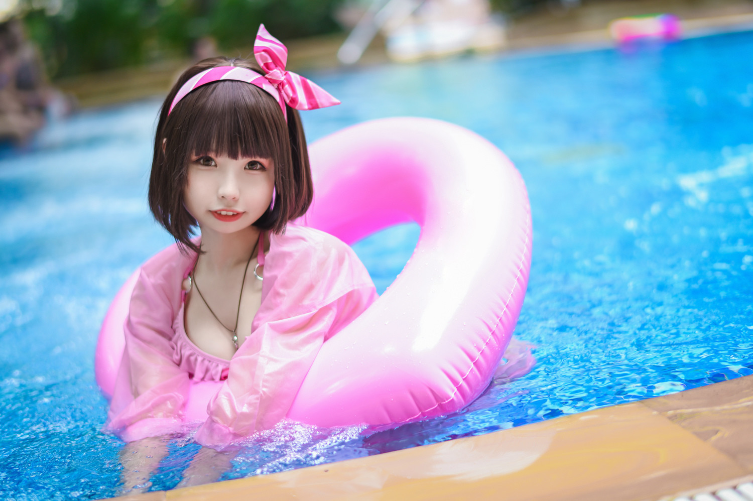 十万珍吱伏特 - 加藤惠泳装[22P]