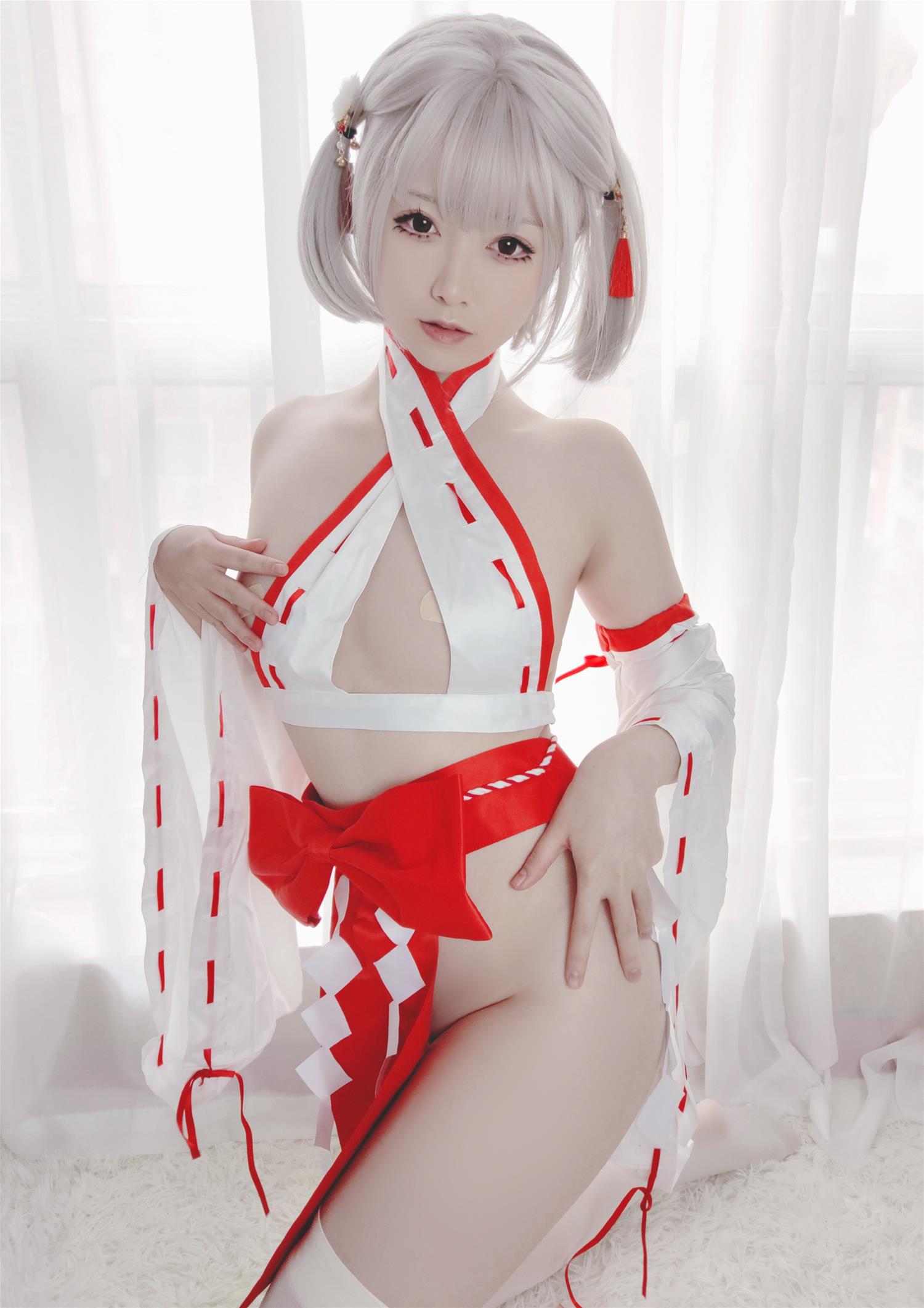 Asagiriai（愛ちゃん）巫女服自拍 [40P-149MB]