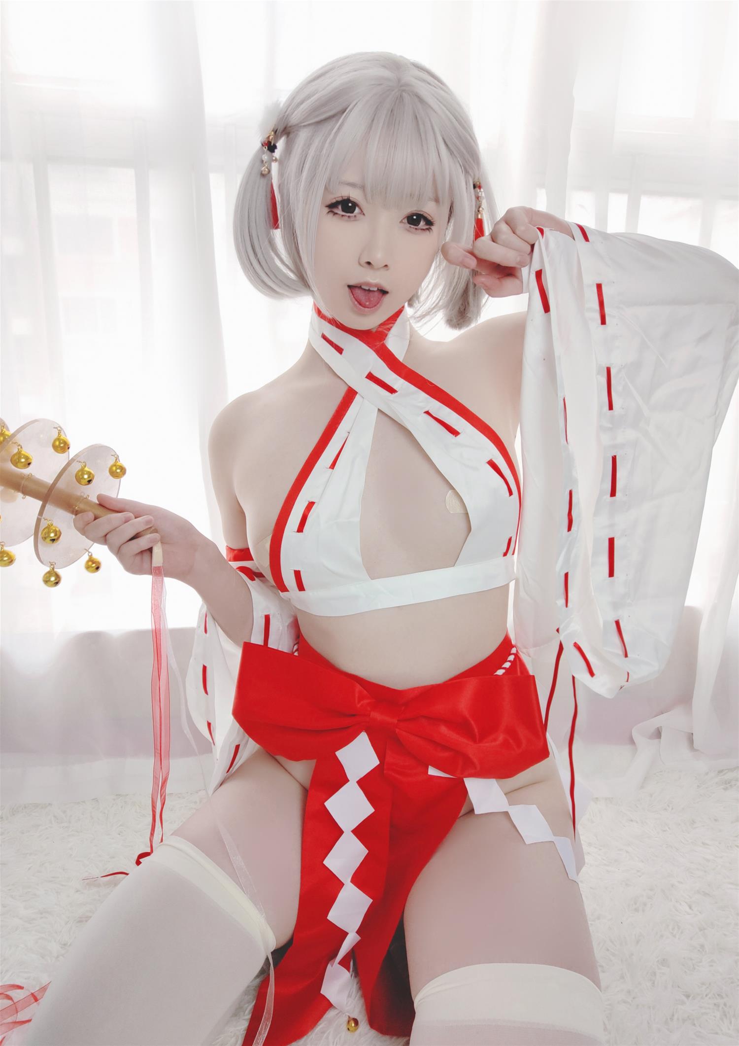 Asagiriai（愛ちゃん）巫女服自拍 [40P-149MB]