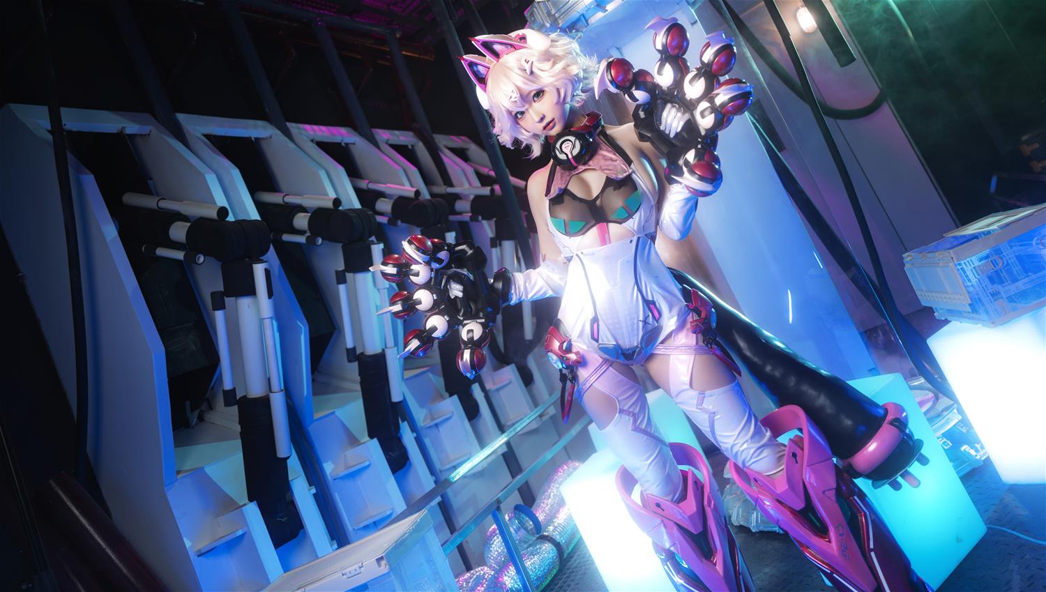 蠢沫沫 绯猁 [18P-309MB]