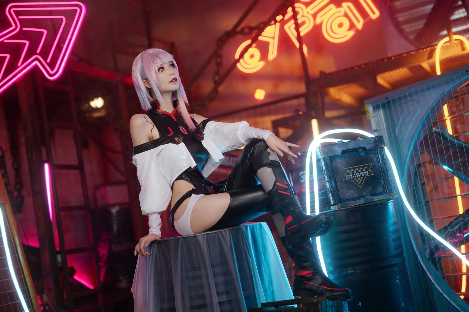 爱老师_PhD 赛博朋克 露西 [18P-176MB]