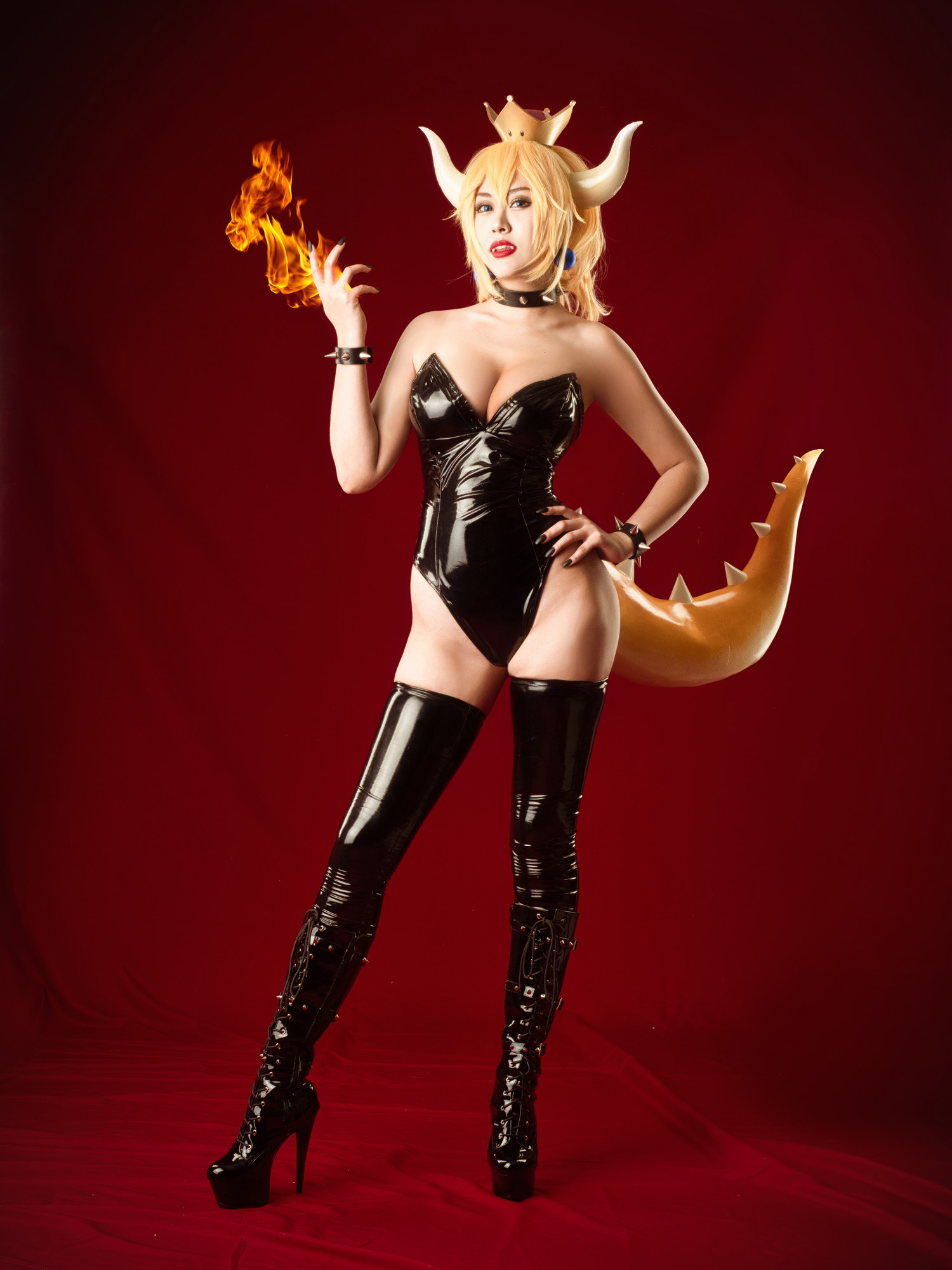 机智的老菊 – 库巴姬 [24P]