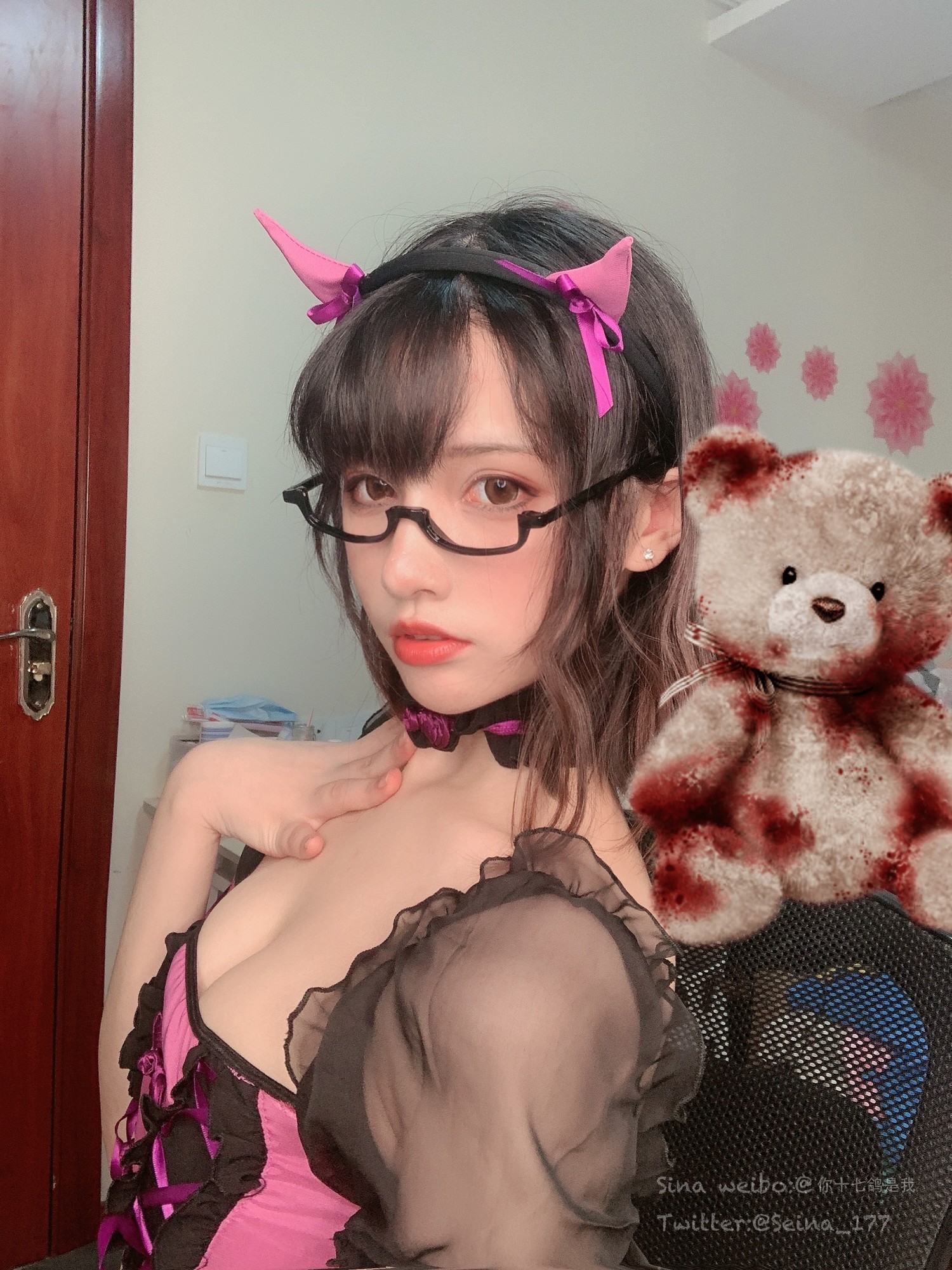 你十七鸽 – 万圣节 [56P]