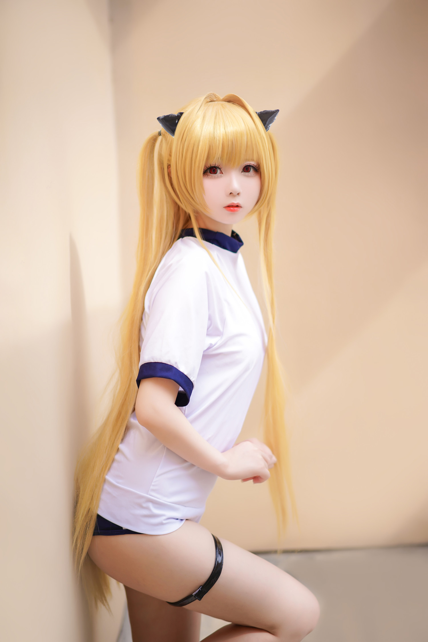 嶋葵 - 金色暗影体操服 [41P]