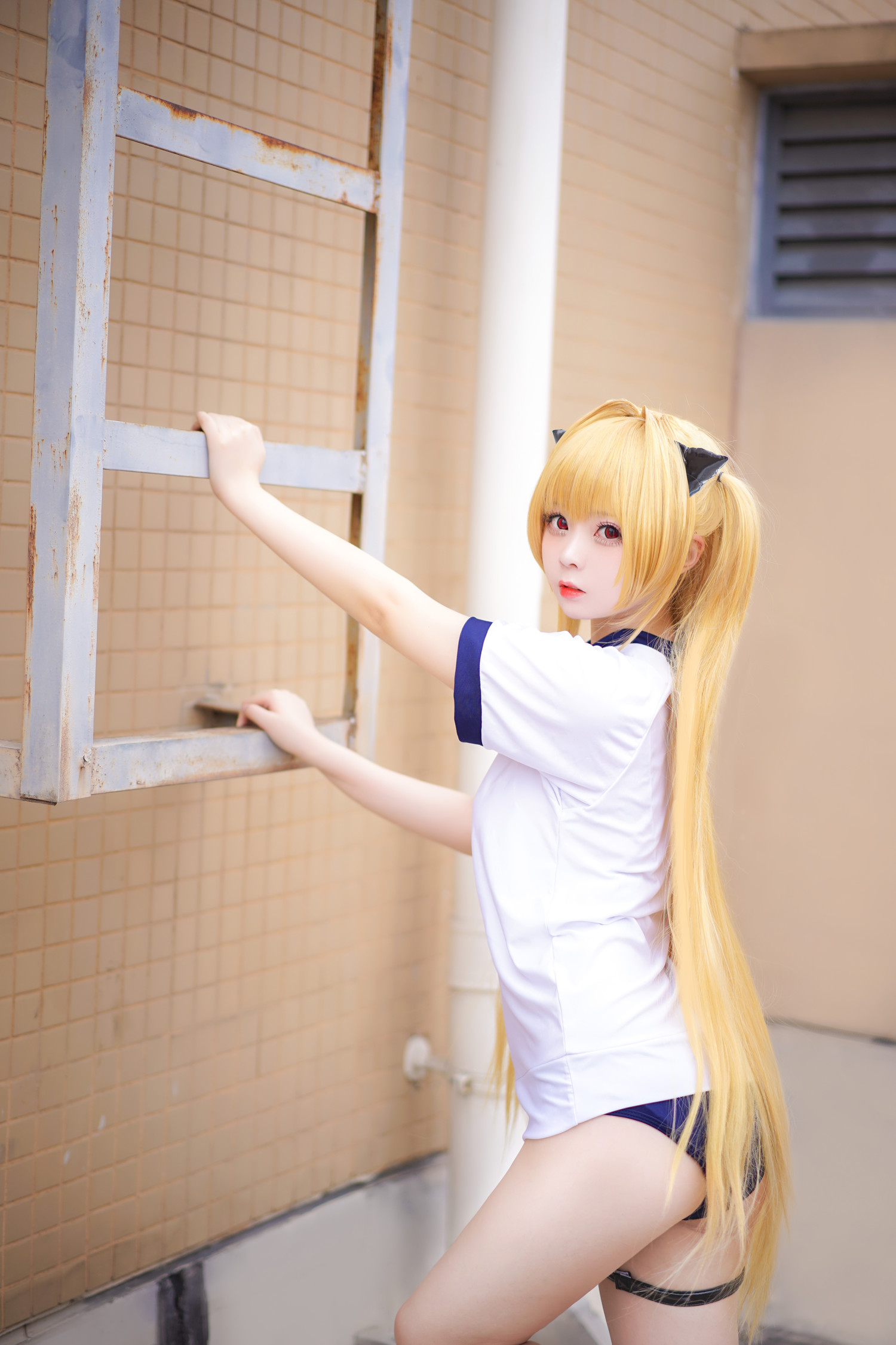 嶋葵 - 金色暗影体操服 [41P]