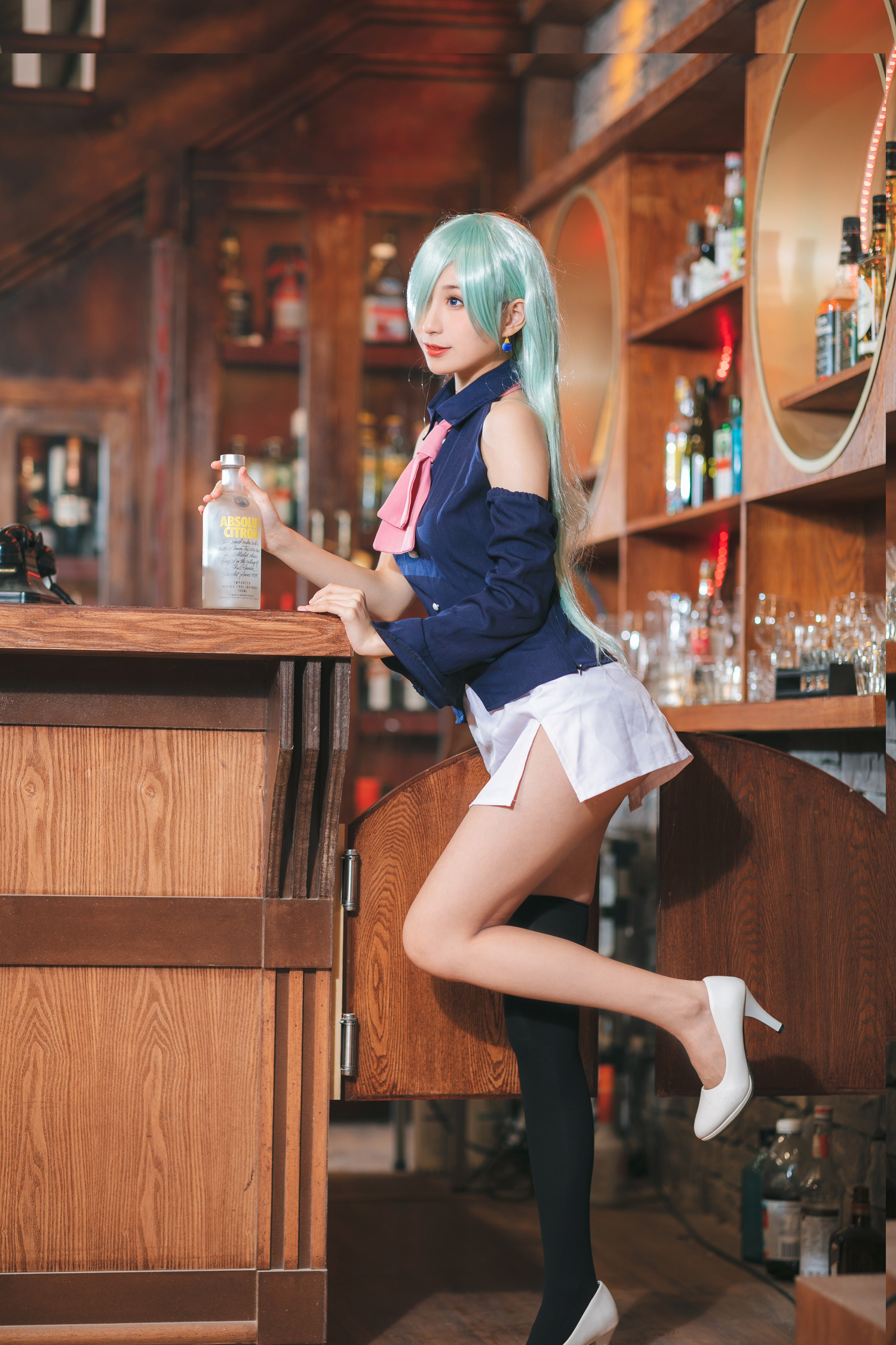 五么 - 伊丽莎白酒保 [25P]