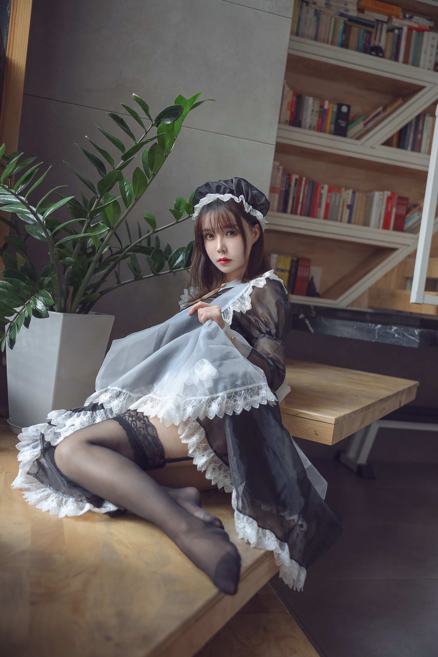 亚马逊鲶鱼 - 黑色透明女仆 [33P]