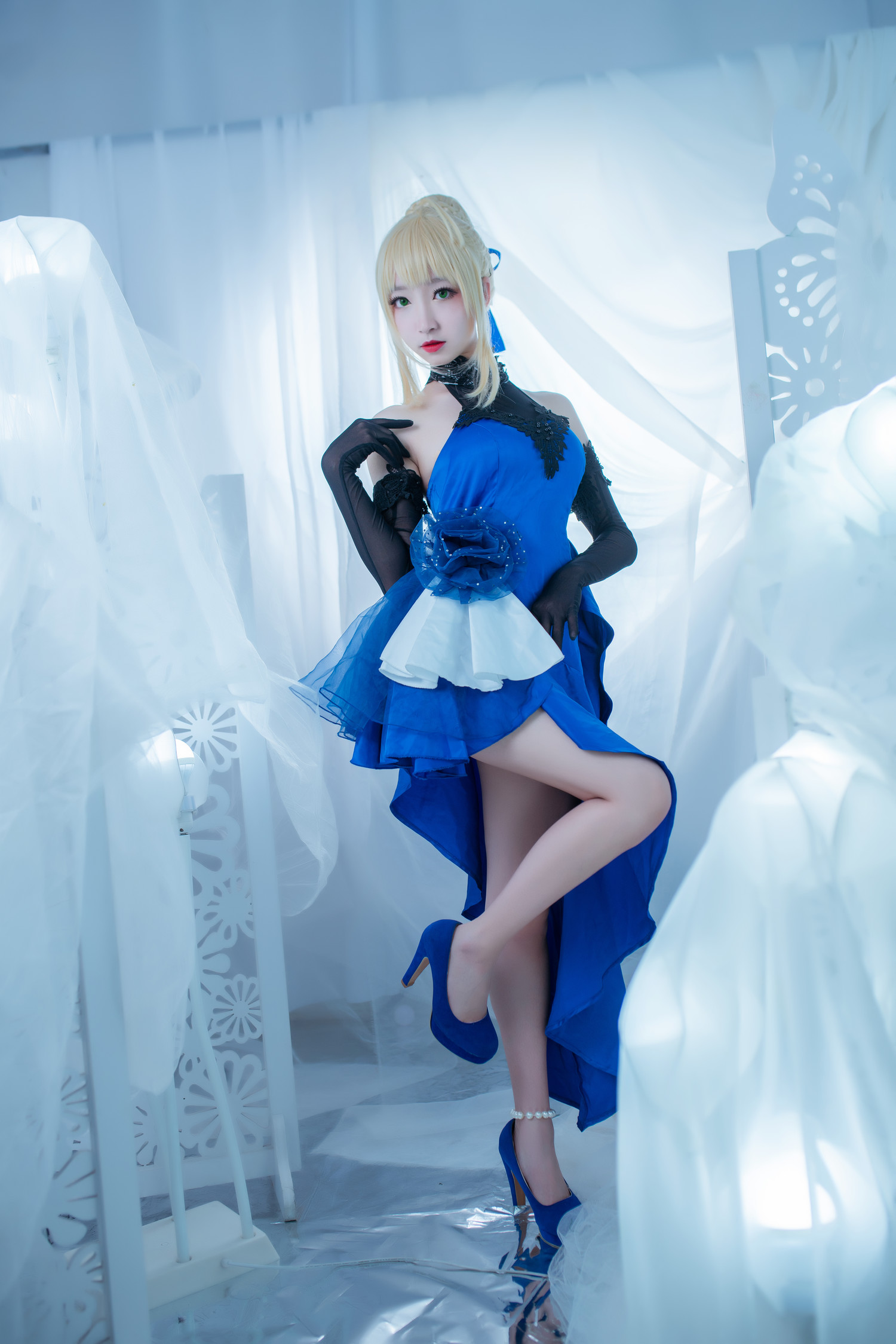 南咲咲咲 - SABER蓝礼服 [10P]