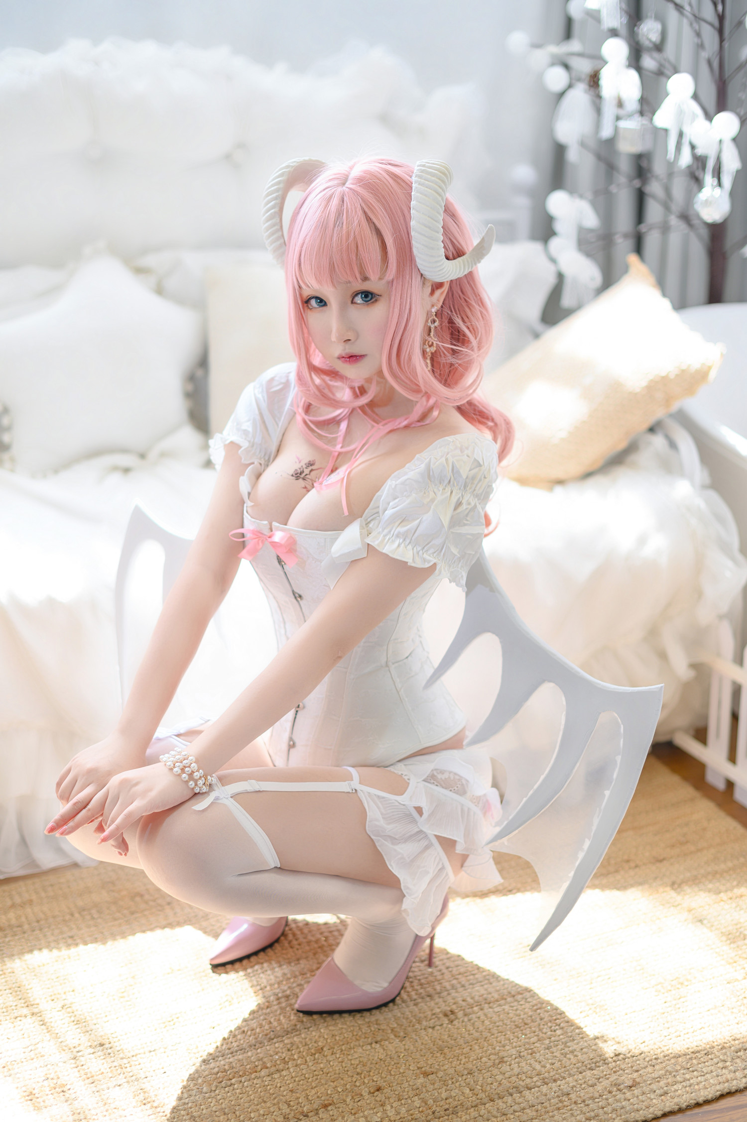 Paki酱 - 白色恶魔 [45P]