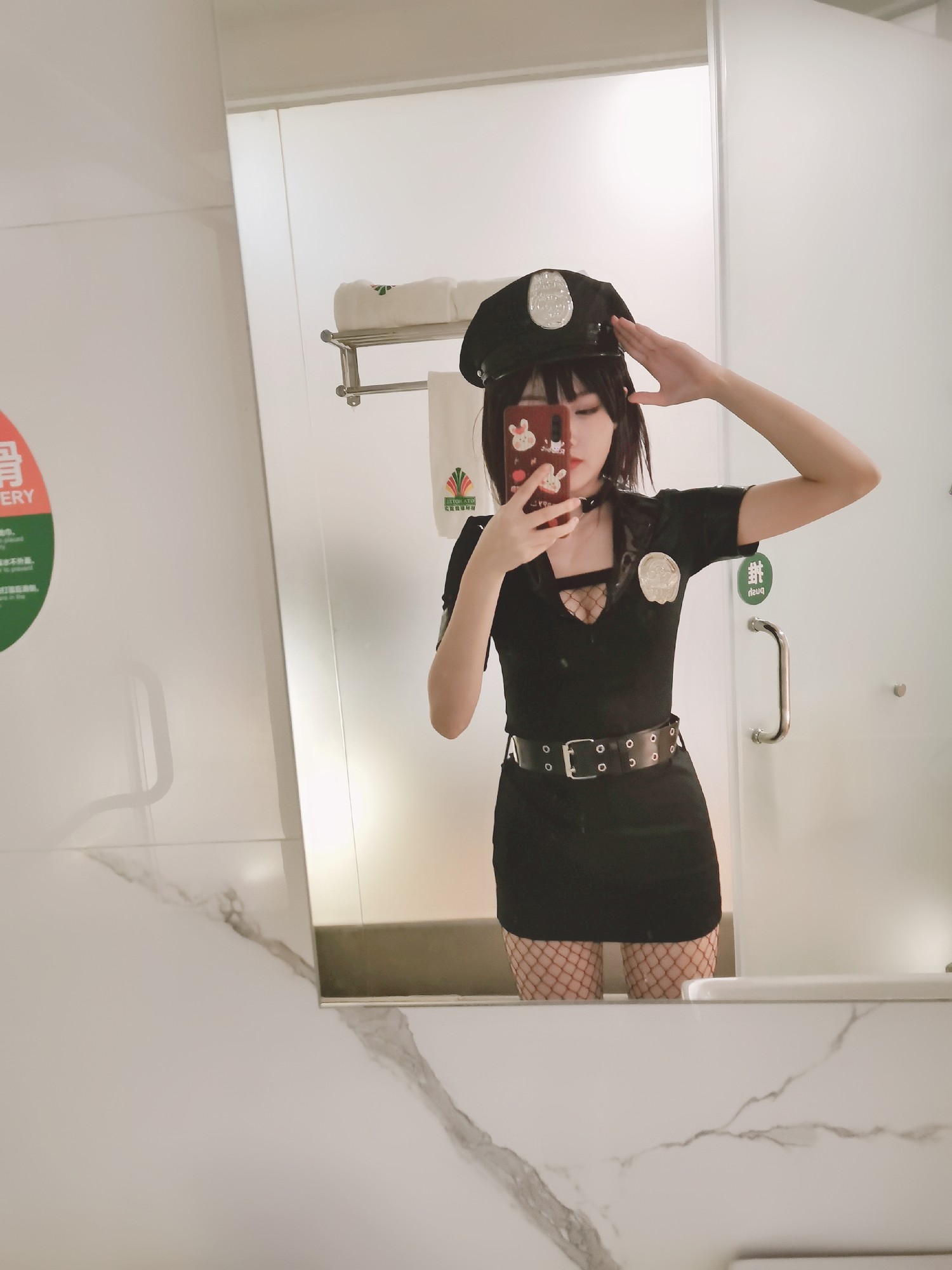您的蛋蛋 – 女警自拍 [35P]