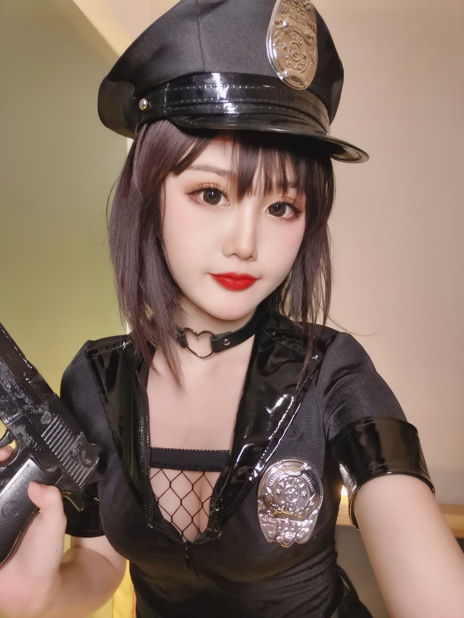 您的蛋蛋 - 女警自拍 [35P]