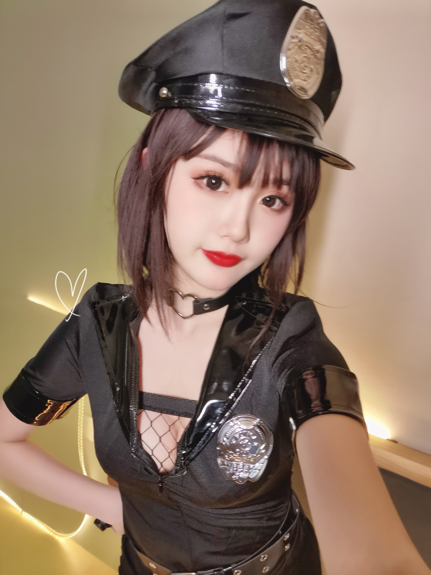 您的蛋蛋 - 女警自拍 [35P]