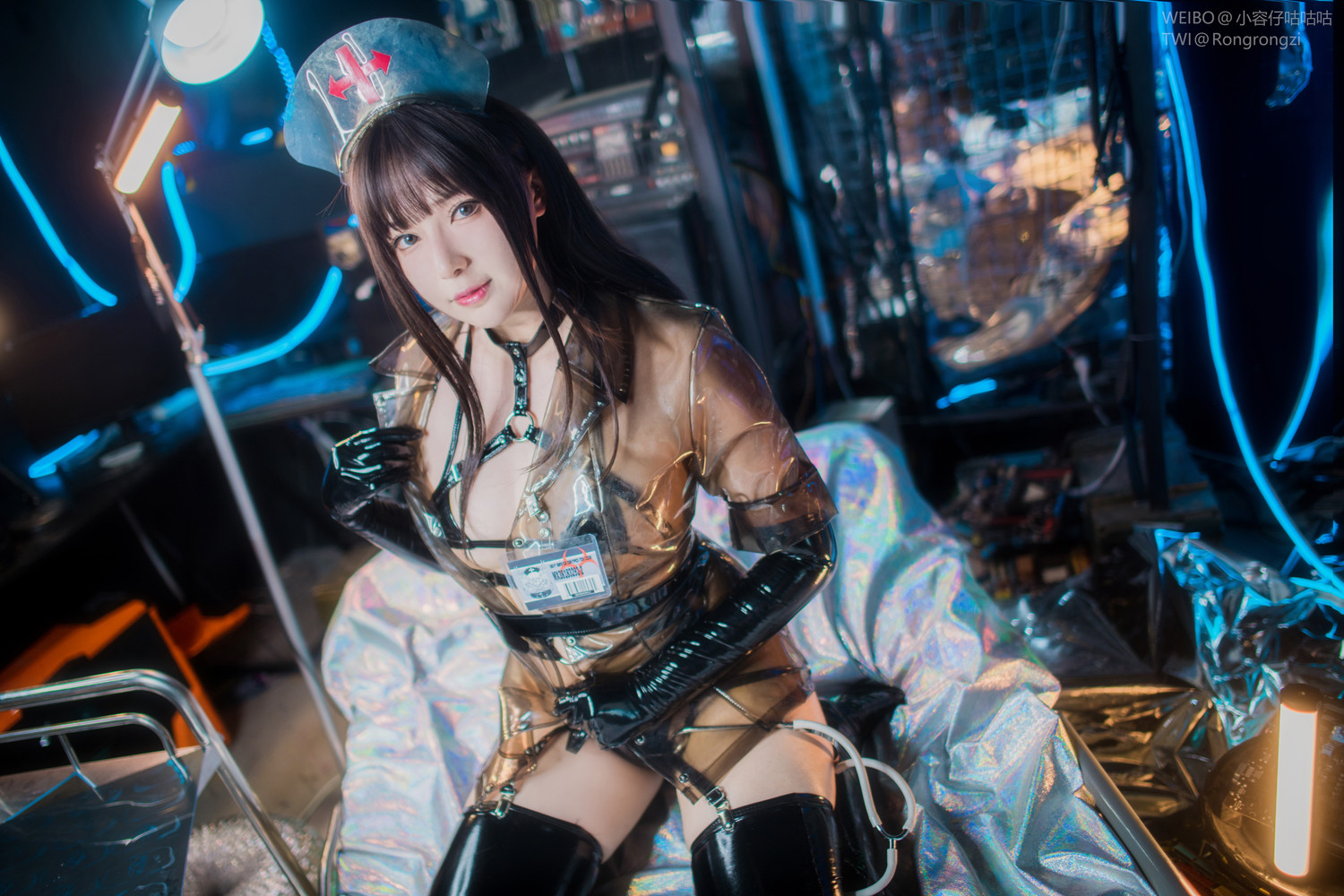 小容仔咕咕咕w - 透明黑护士 [44P]