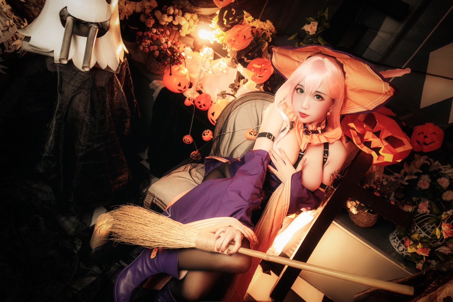 猫田圣奈奈 - 孟菲斯万圣 [25P]