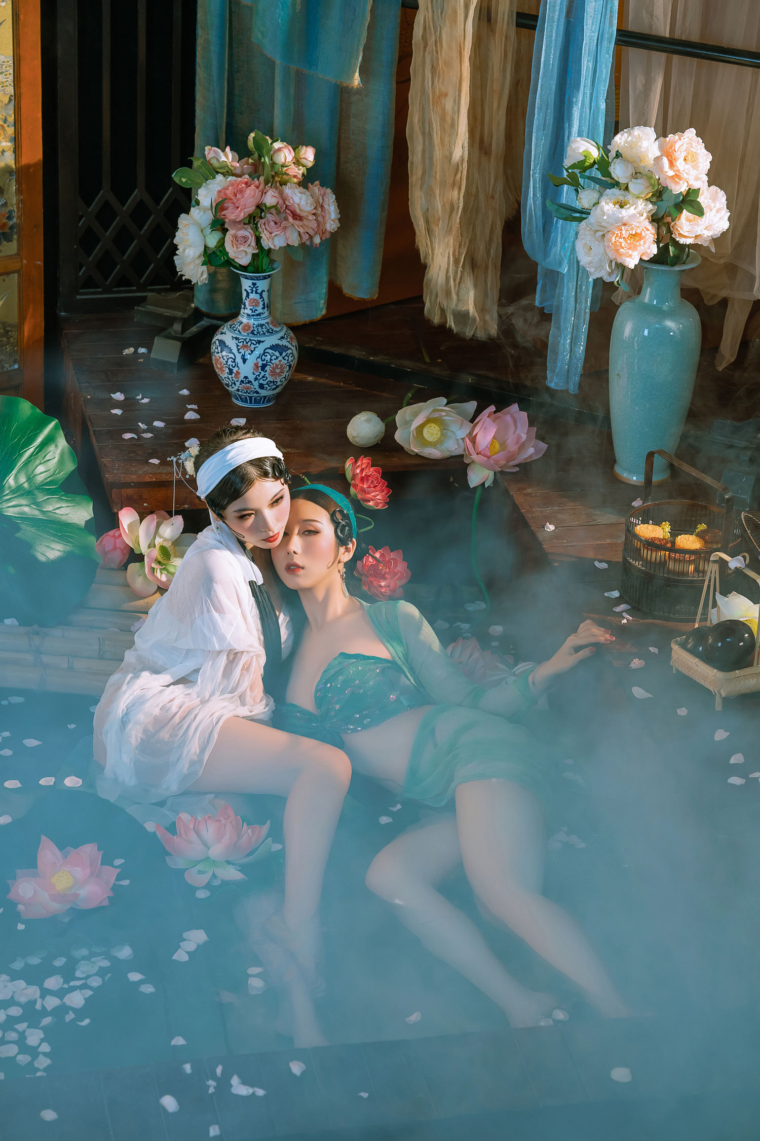 云溪溪 奶桃&轩萧学姐 白娘子&青蛇 [26P1V-415MB]