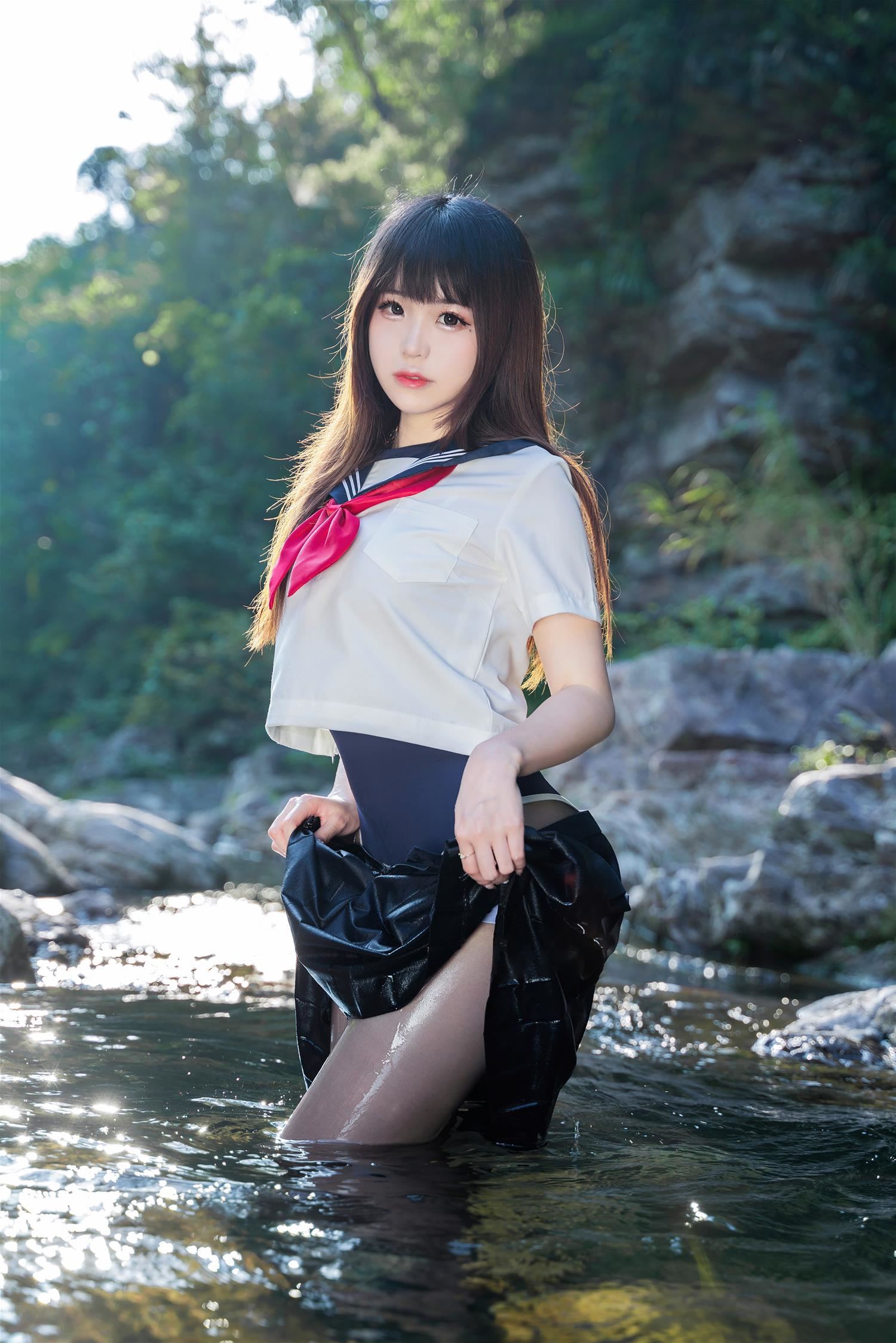 miko酱ww 小小溪流 [24P1V-121MB]