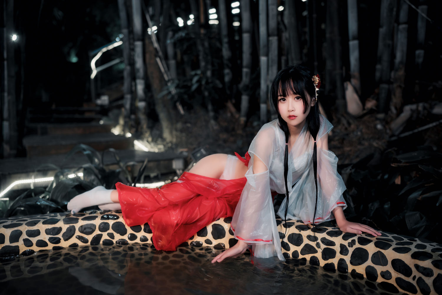 萌芽儿o0 透明巫女 [14P-93MB]