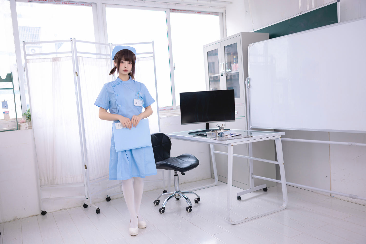 十万珍吱伏特 护理实习生 [155P1V-2.44GB]