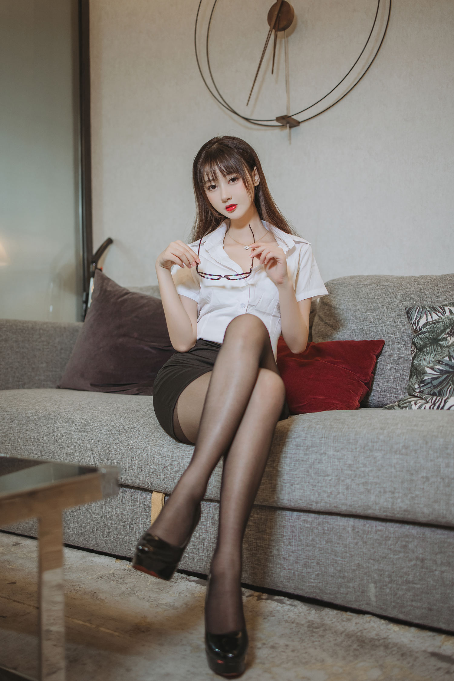 羽生三未 黑丝包臀OL [40P-657MB]