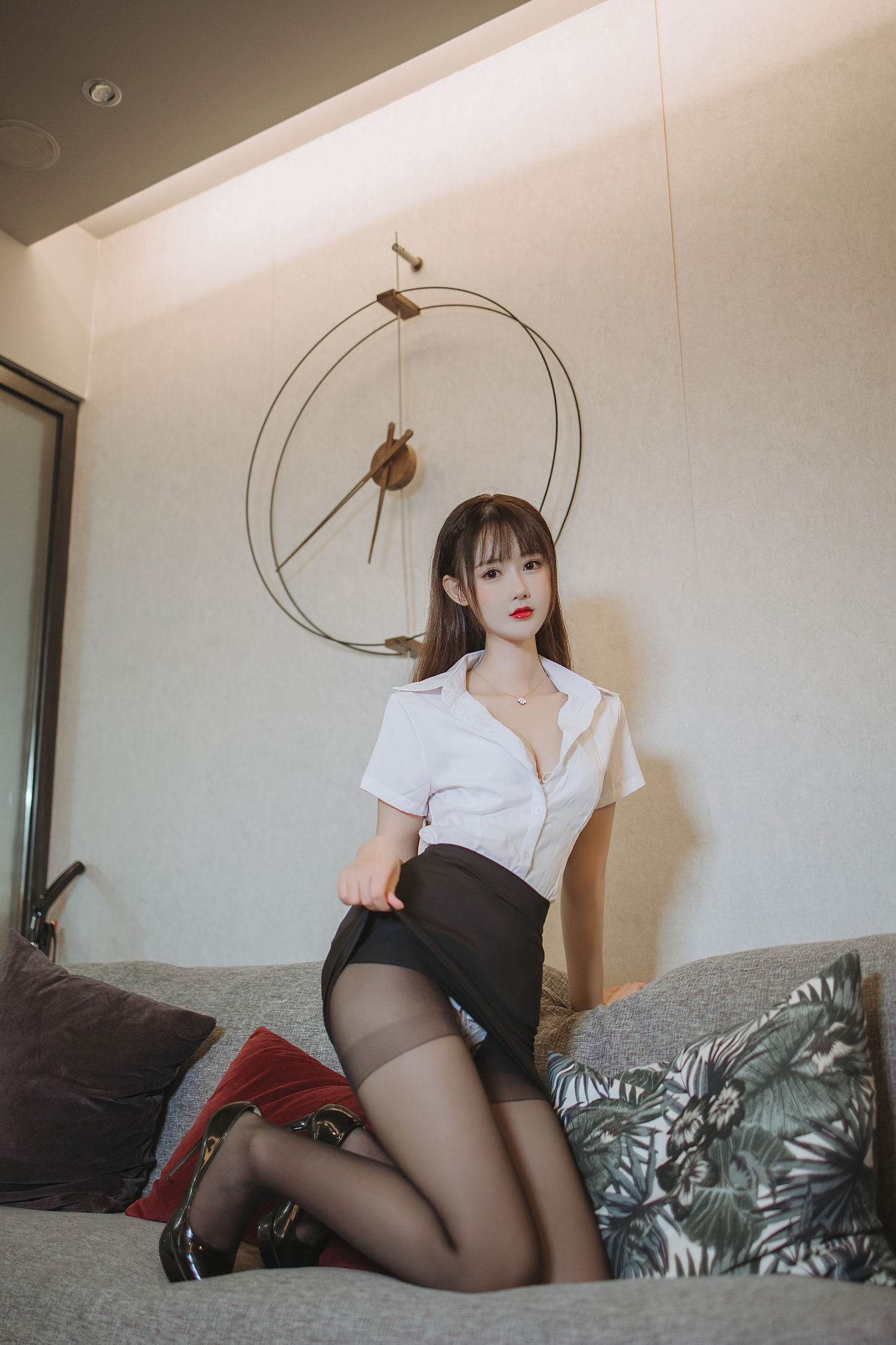 羽生三未 黑丝包臀OL [40P-657MB]