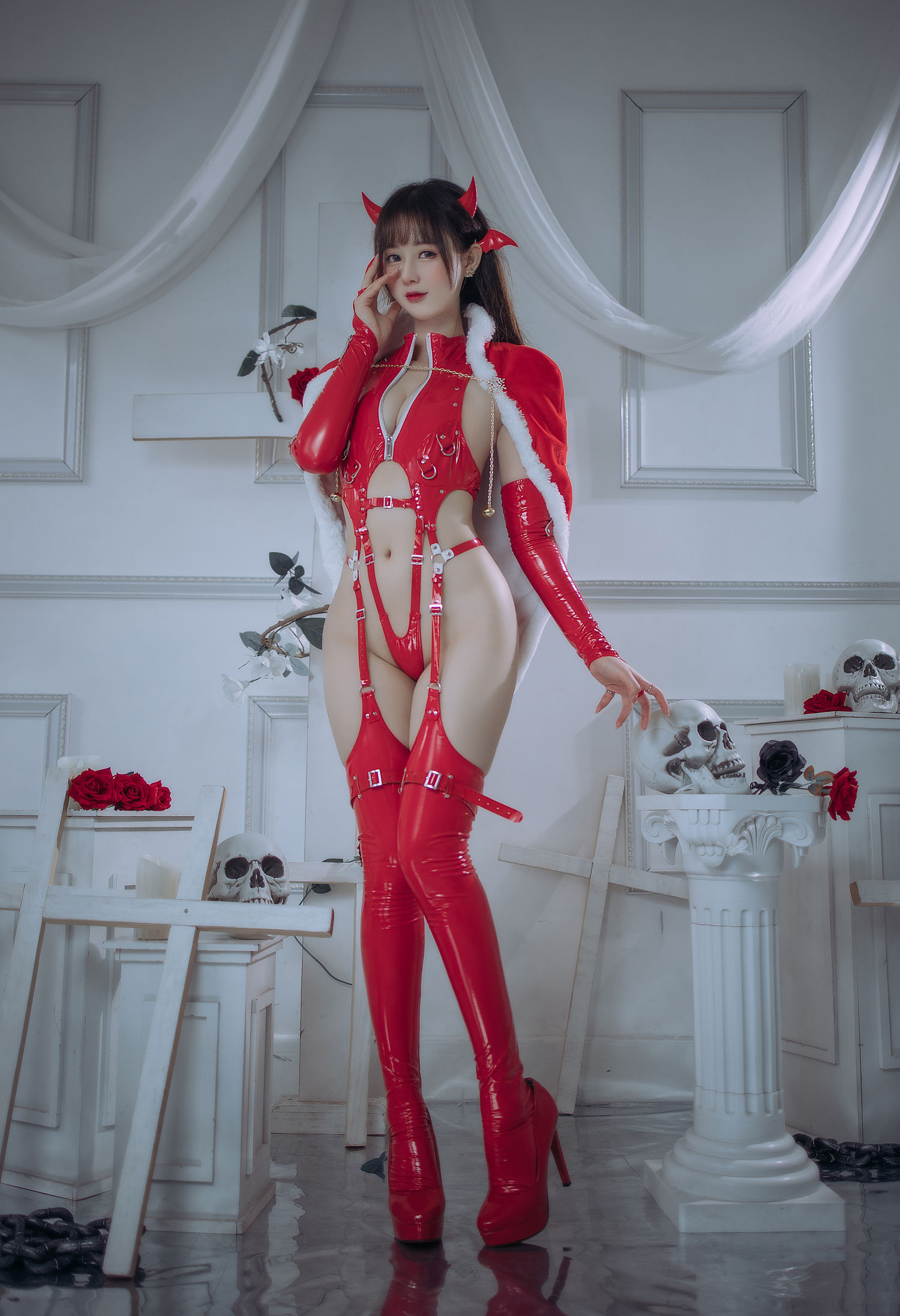 羽生三未 小恶魔红胶衣 [65P7V-1.09GB]