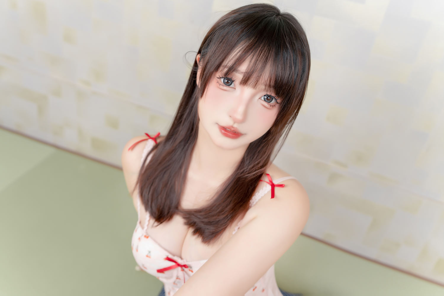 神楽坂真冬 VOL.154 睡衣少女 [75P2V-314MB]