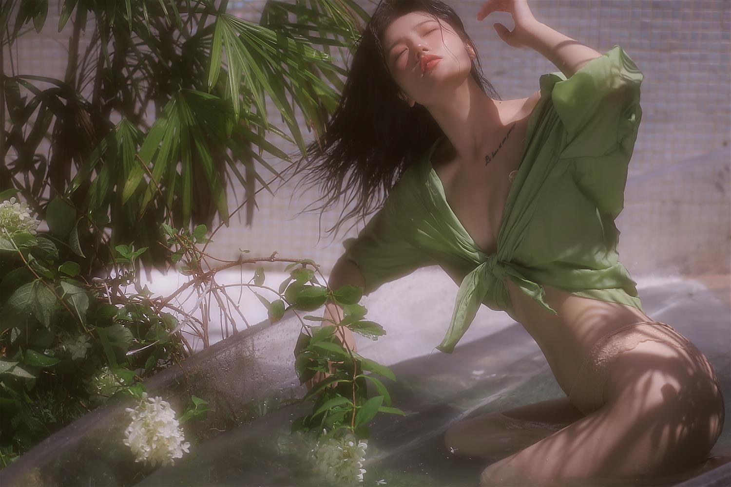 桃良阿宅 绿意 [23P-111MB]