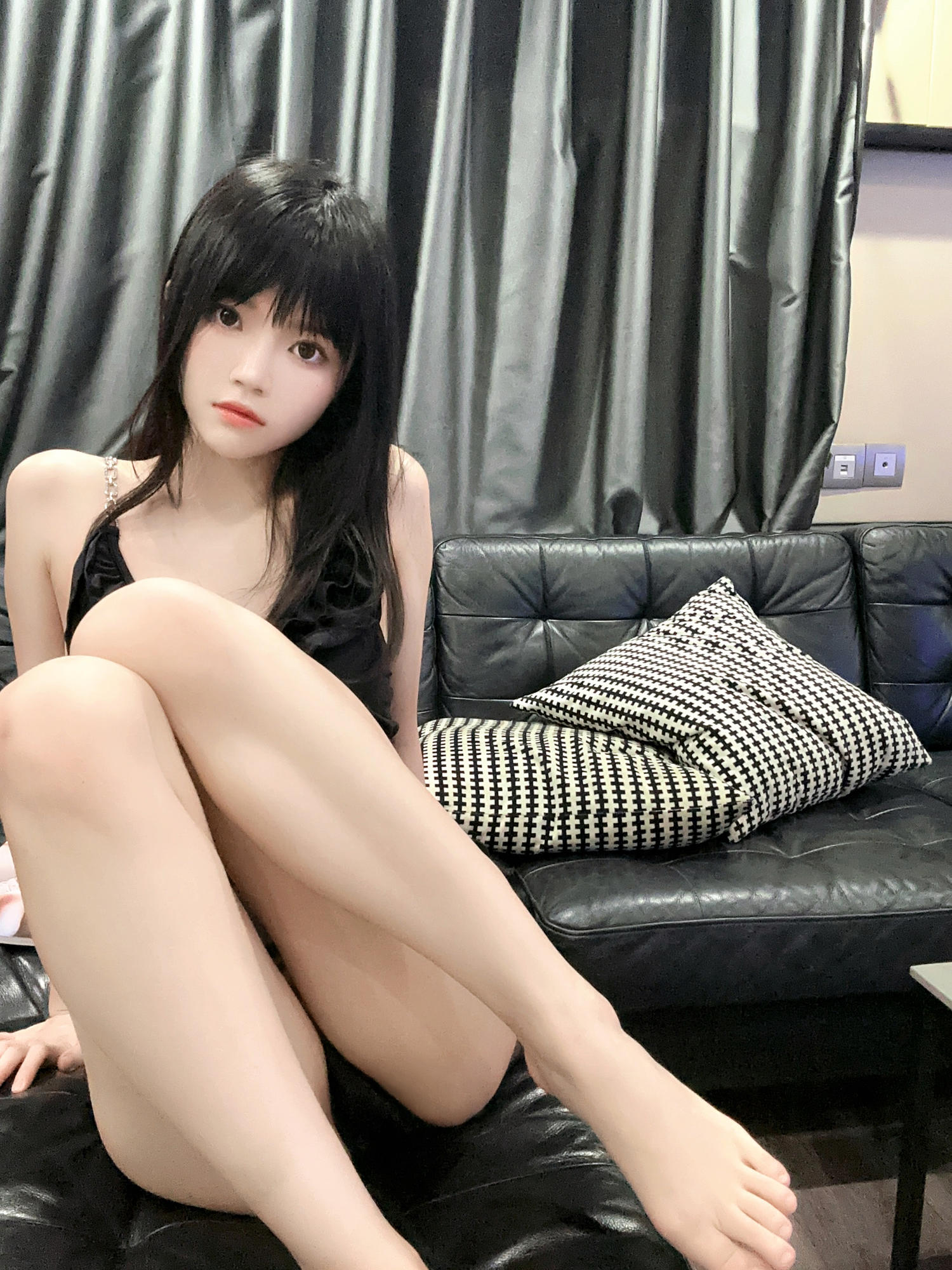 桜桃喵 银色高跟鞋 [8P-52MB]