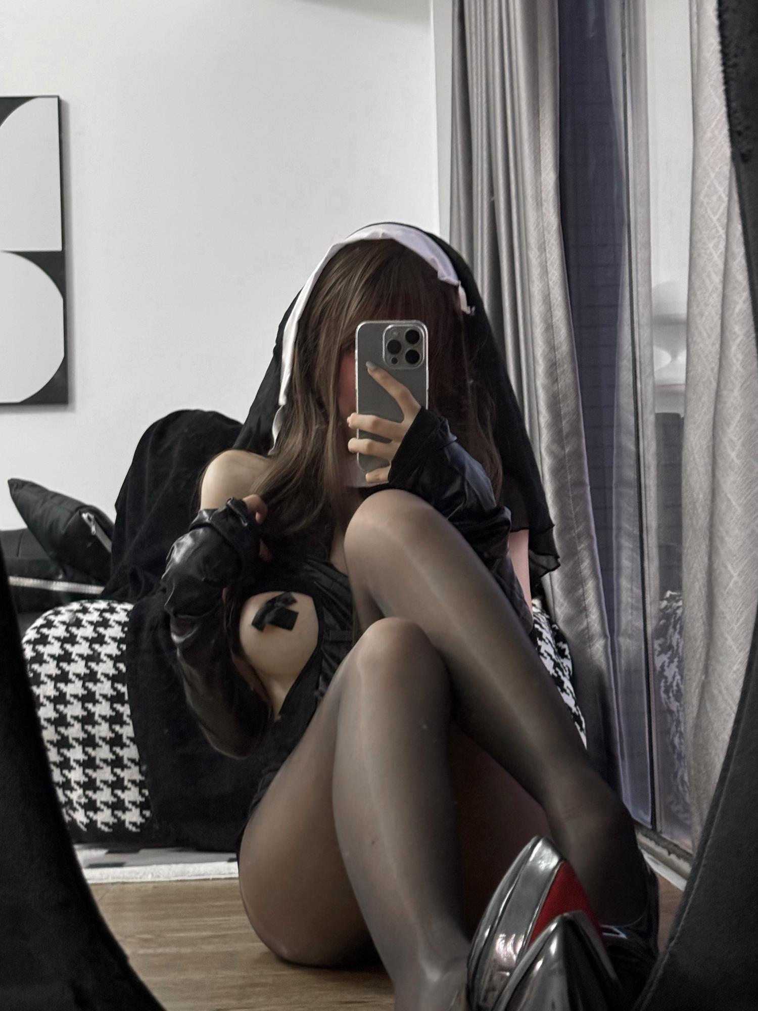 阿薰kaOri 偷偷做坏事的修女 [78P28V-2.08GB]