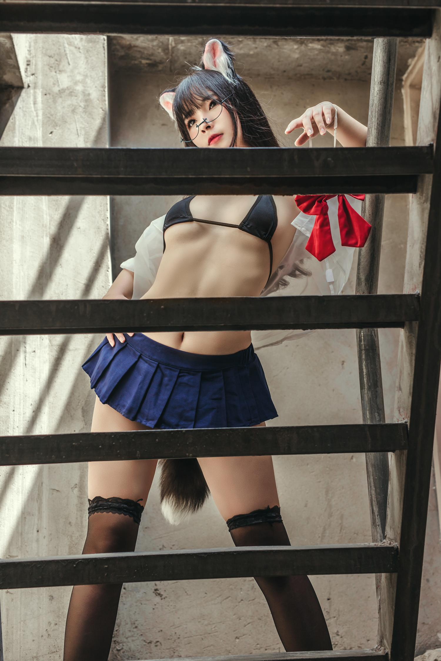 yuuhui玉汇 天台猫猫 [15P-143MB]