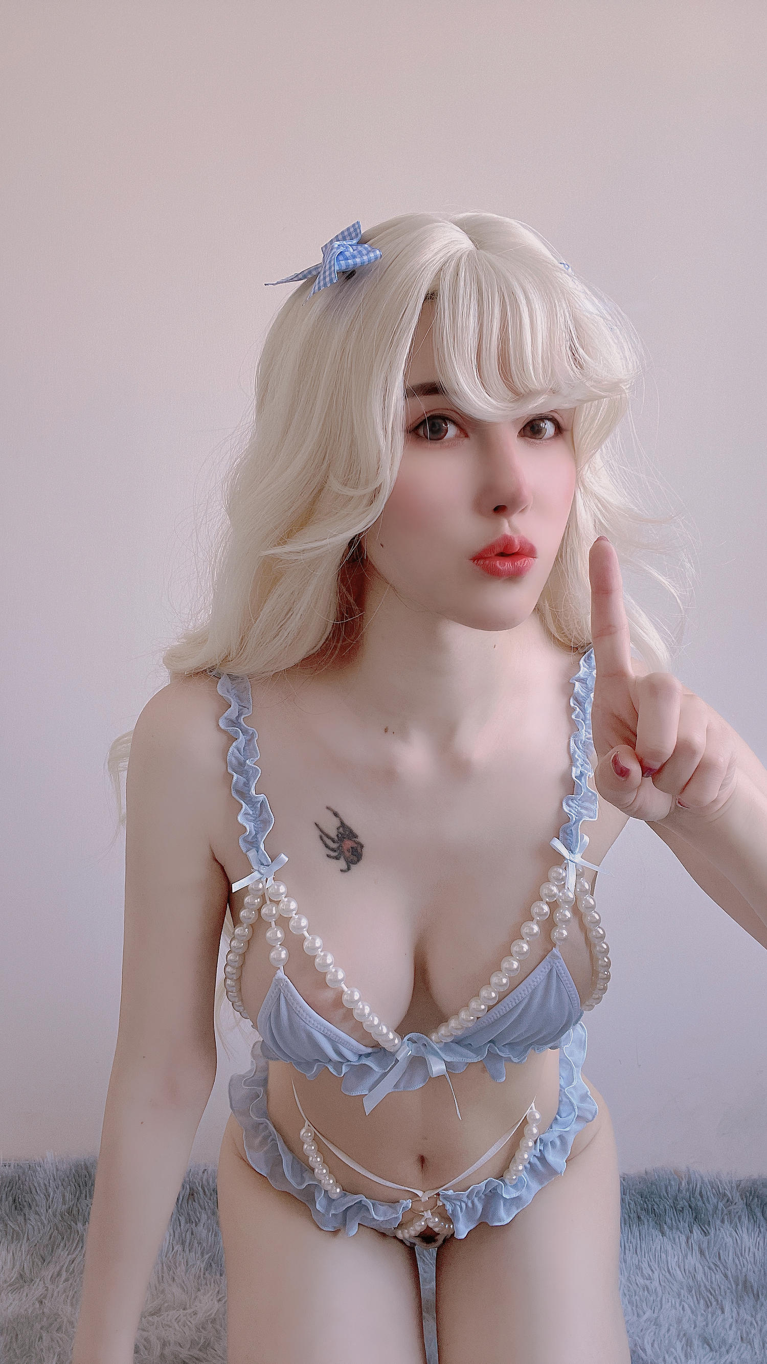 鹿八岁 金发可爱女孩 [39P1V-1.52GB]