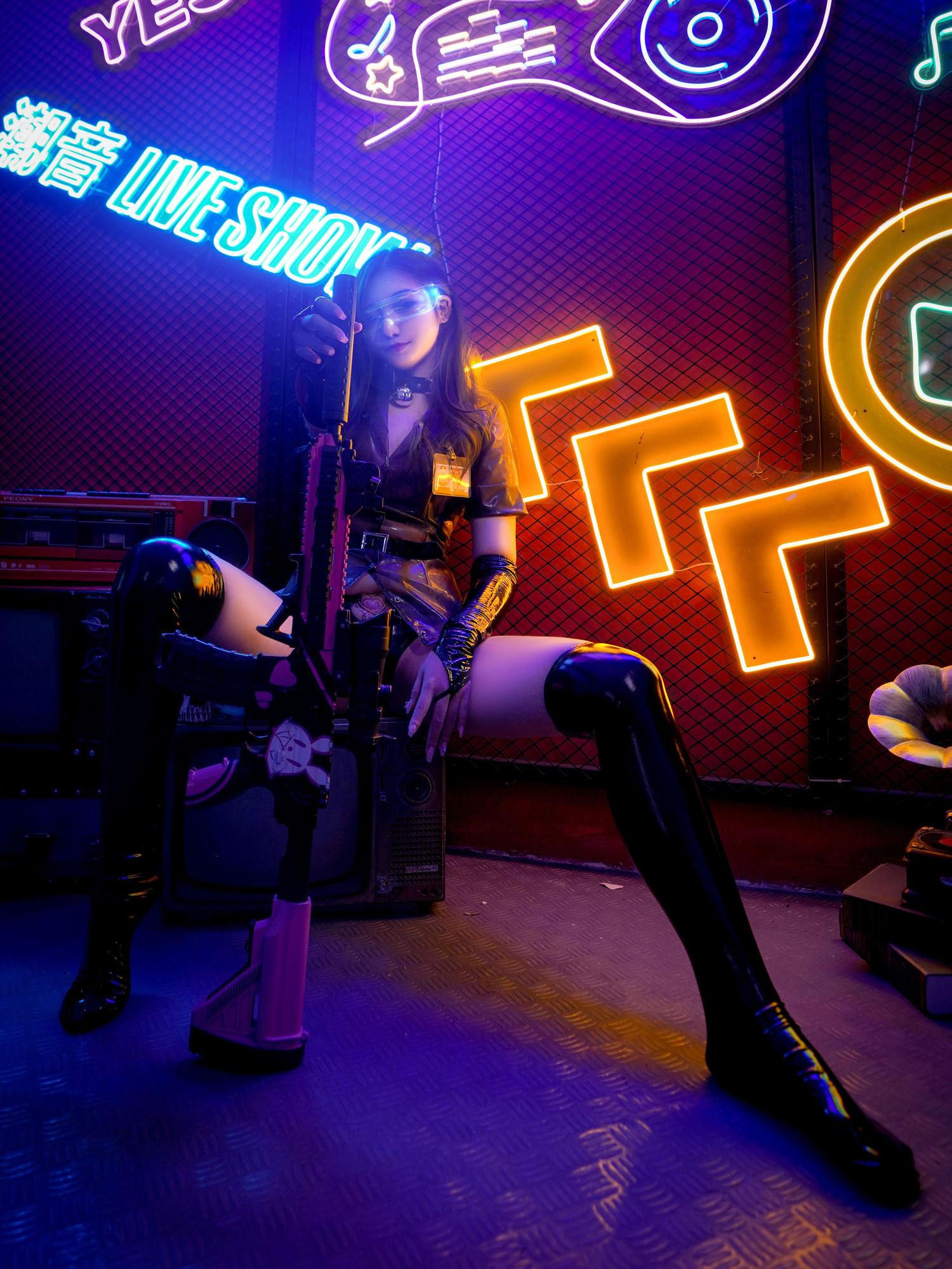 eloise软软 - 歪萌社皮衣 [26P]